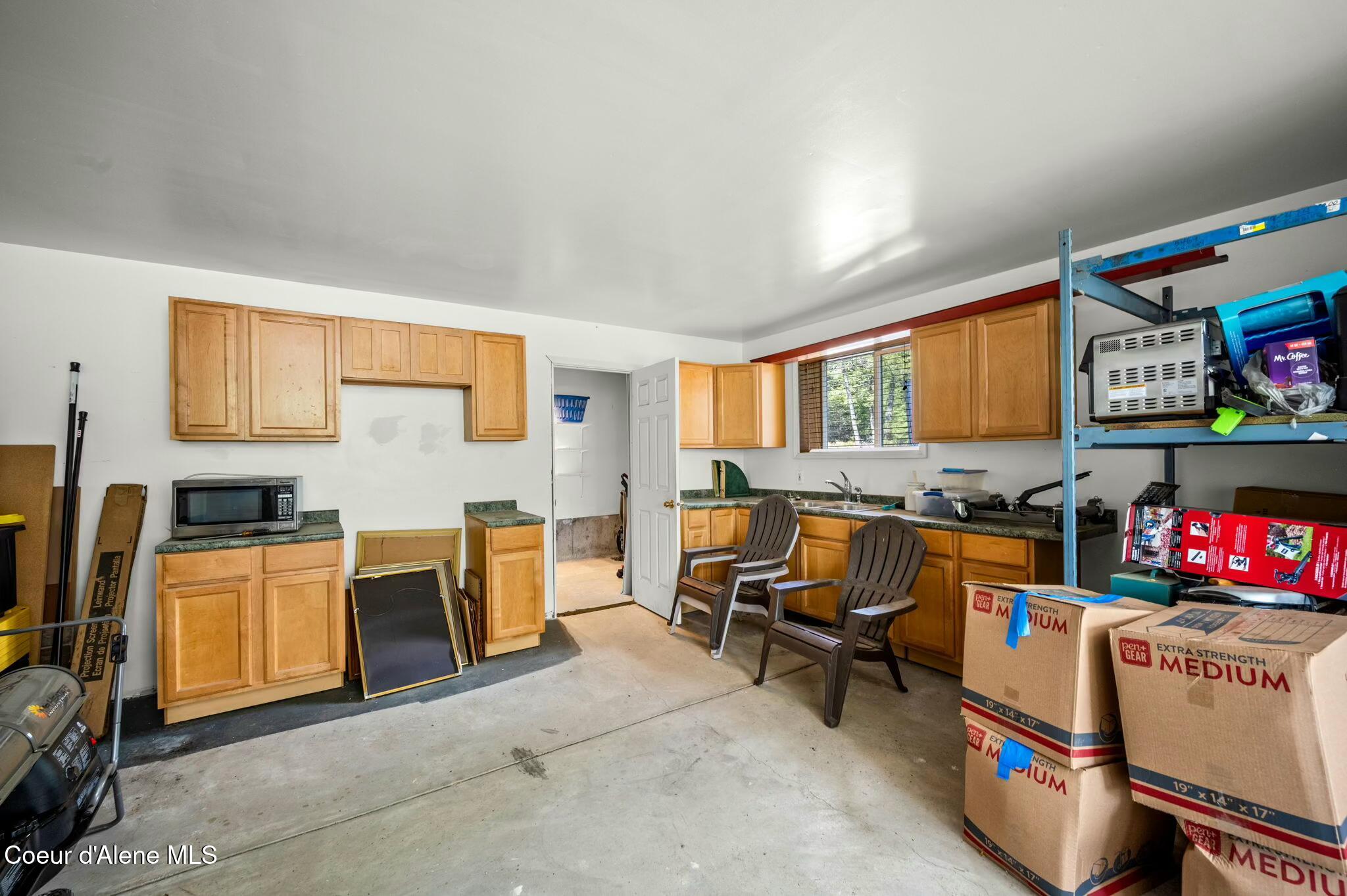 2611 W WESSON AVE