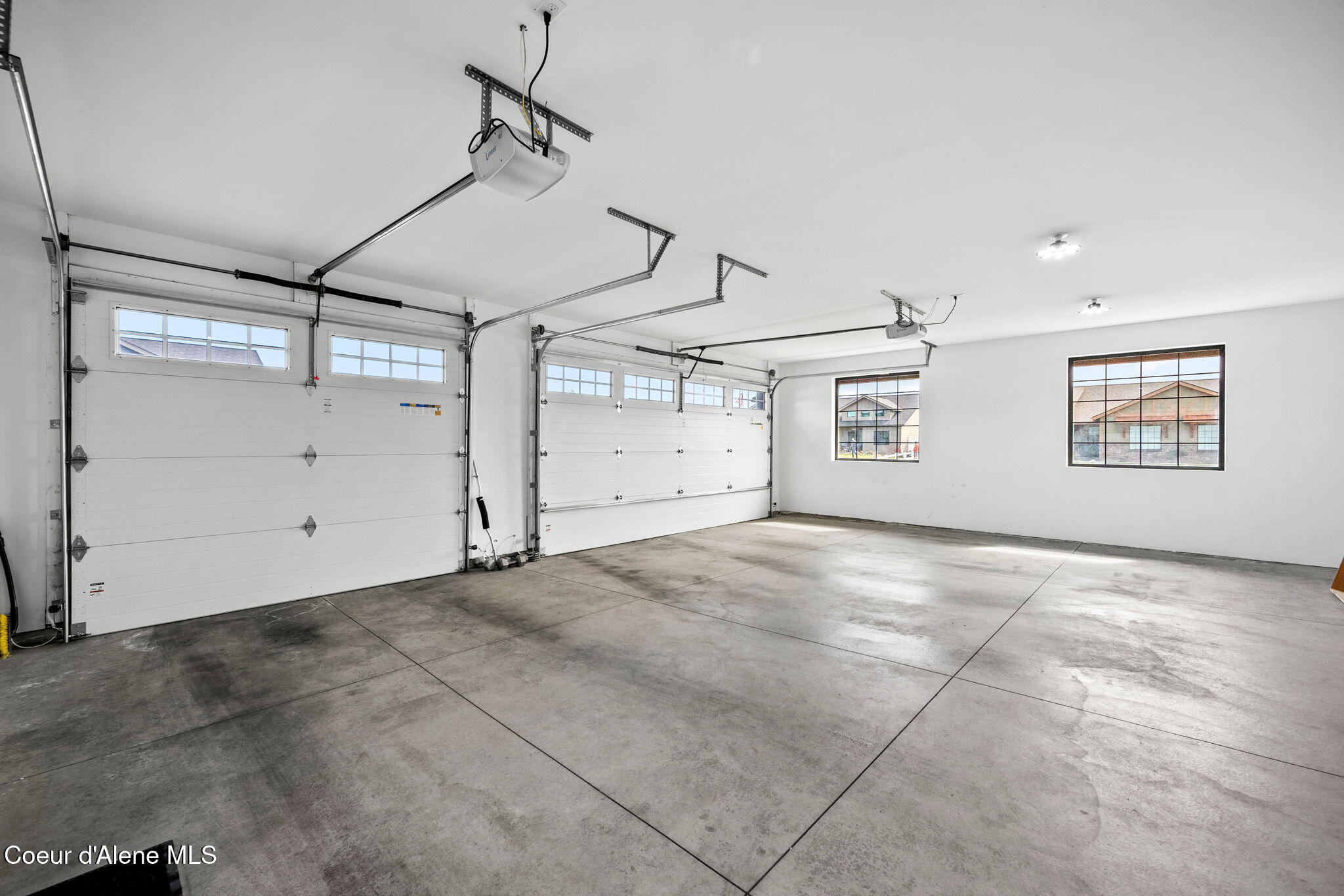 8165 W SPLITRAIL AVE