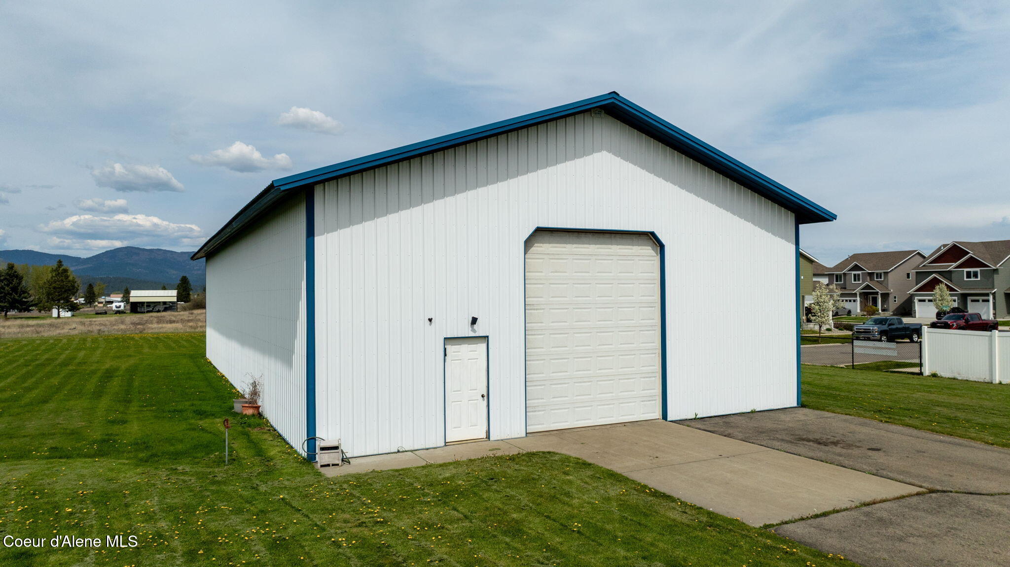 12719 W PRAIRIE AVE
