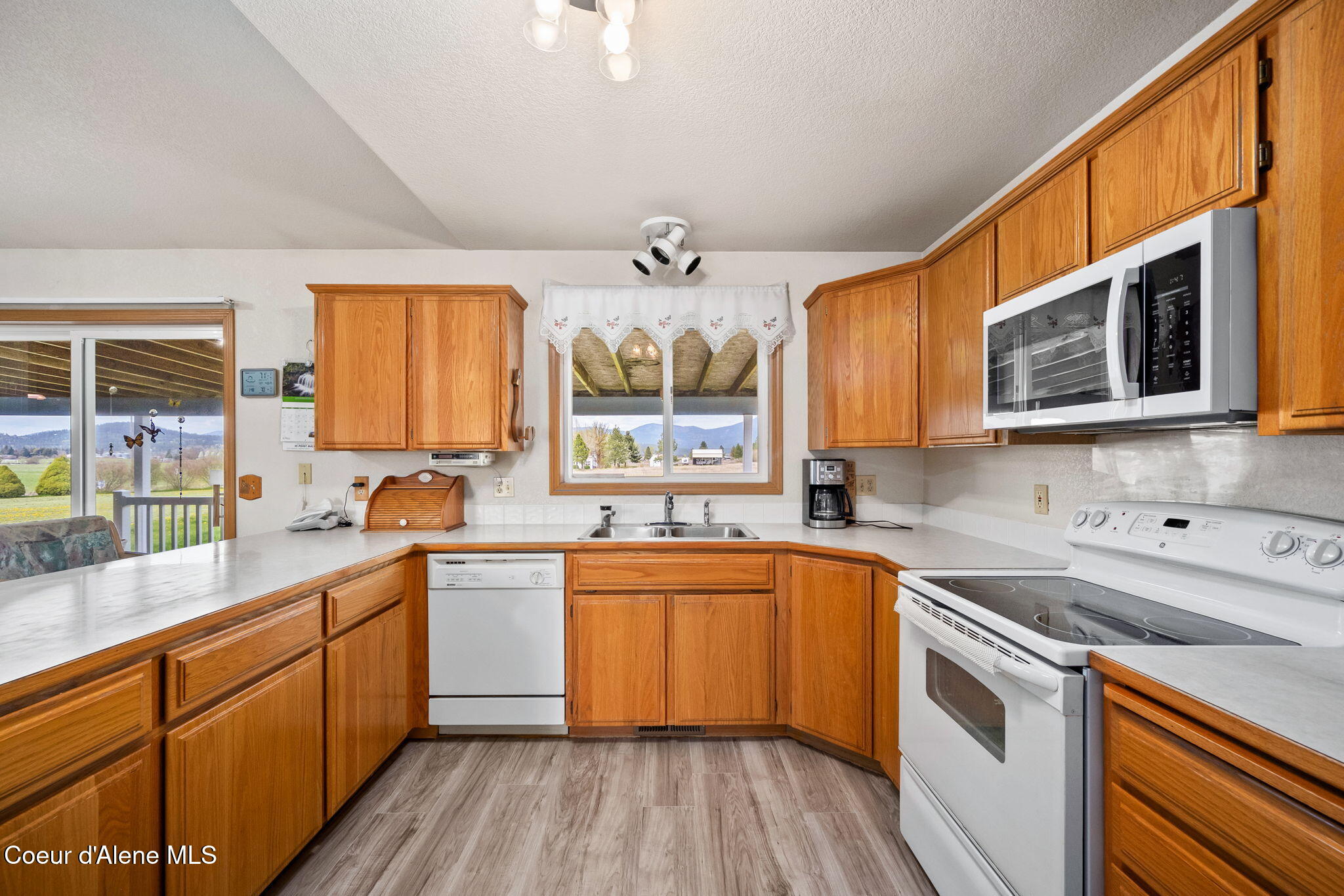 12719 W PRAIRIE AVE