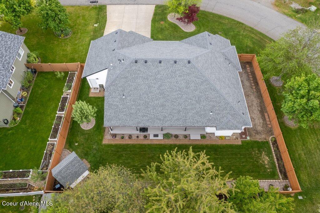 8716 N CLOVERLEAF DR