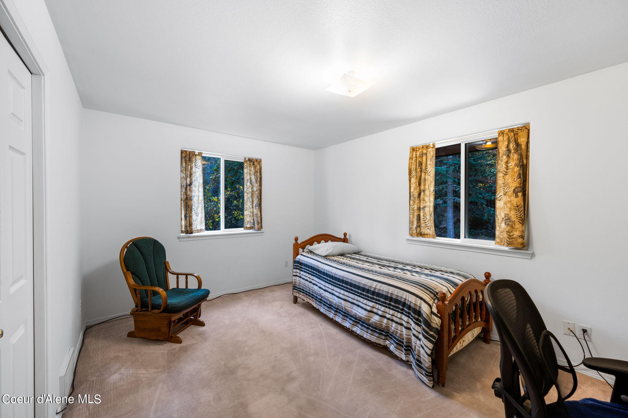 2711 S CARPENTER LOOP