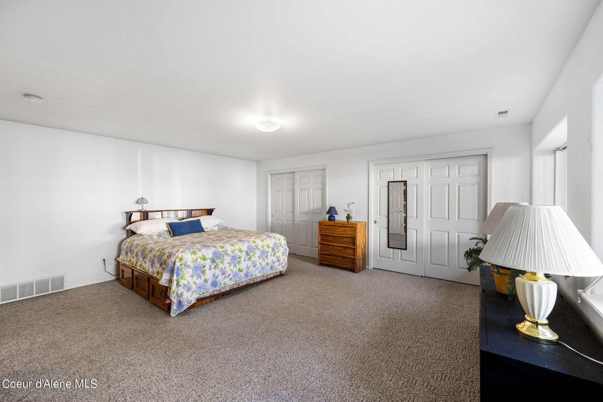 2711 S CARPENTER LOOP
