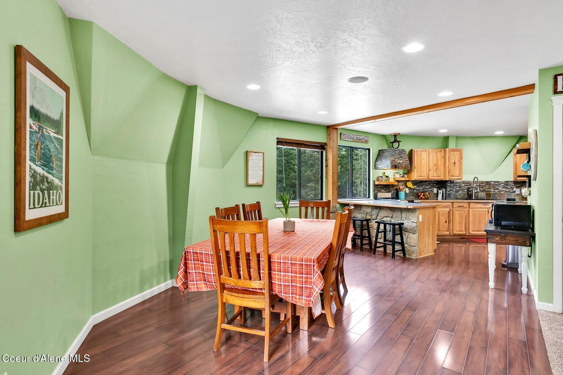 590 Skyhawk Dr