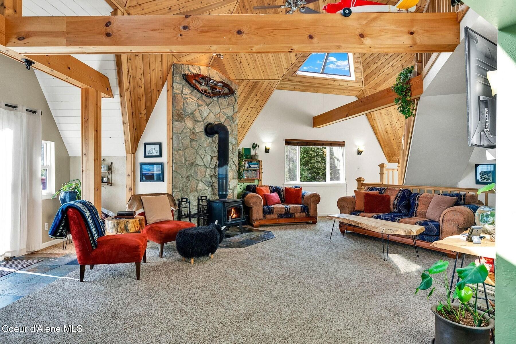 590 Skyhawk Dr