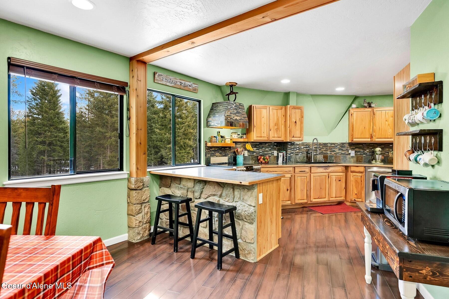 590 Skyhawk Dr