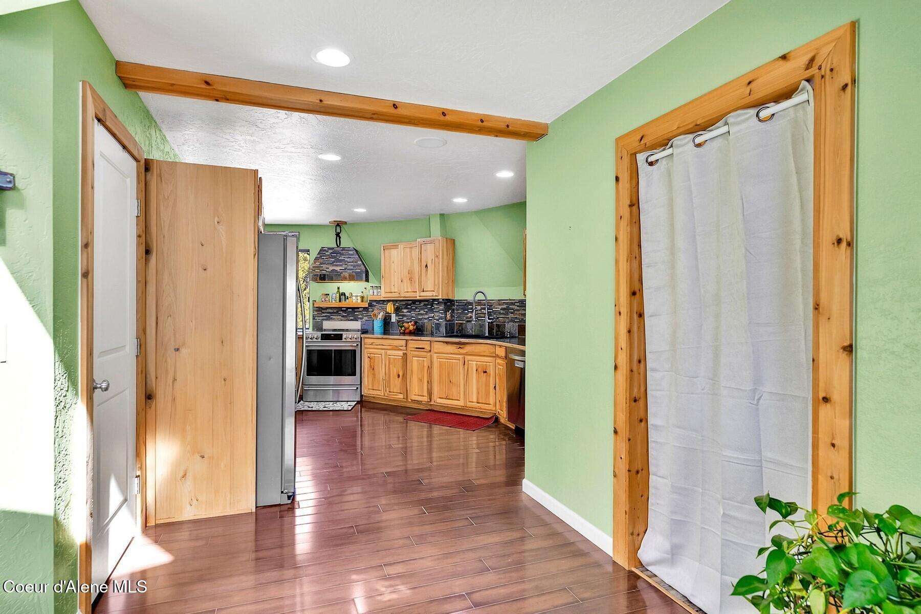 590 Skyhawk Dr