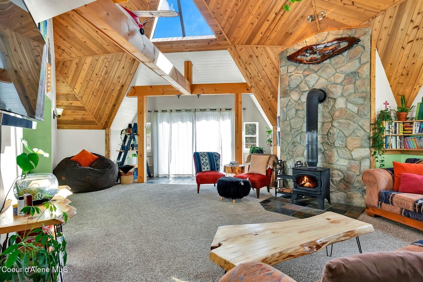590 Skyhawk Dr