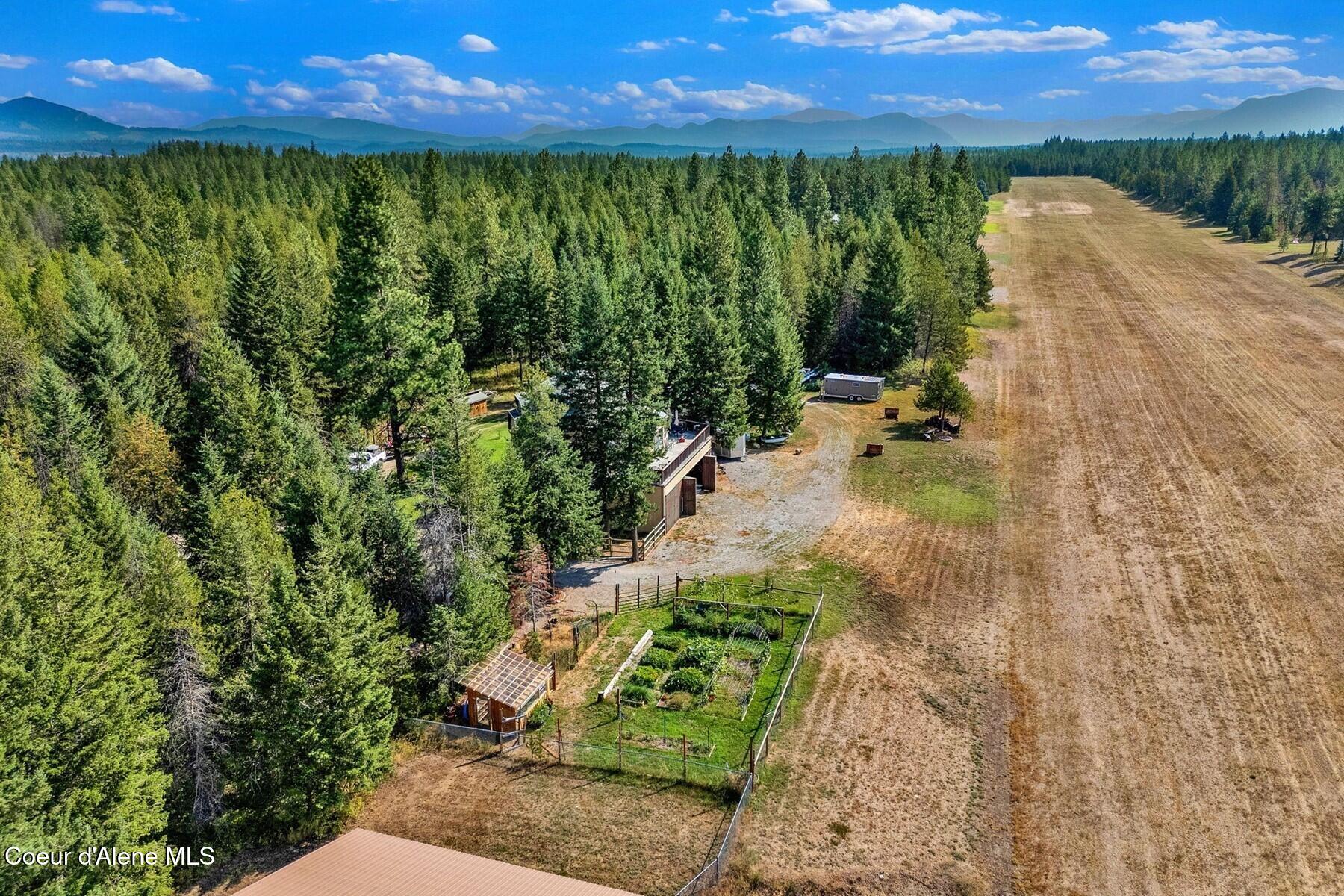 590 Skyhawk Dr