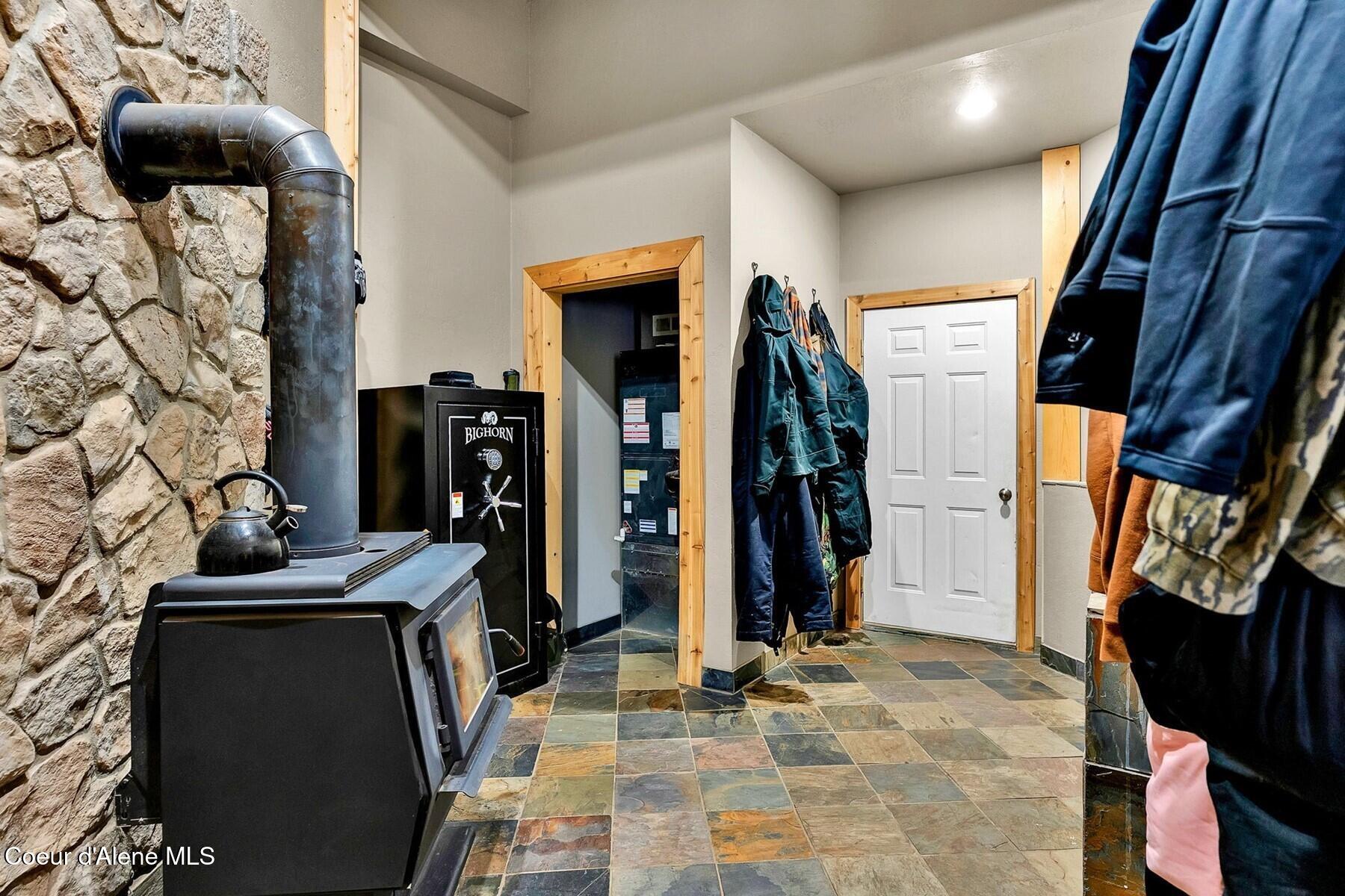 590 Skyhawk Dr