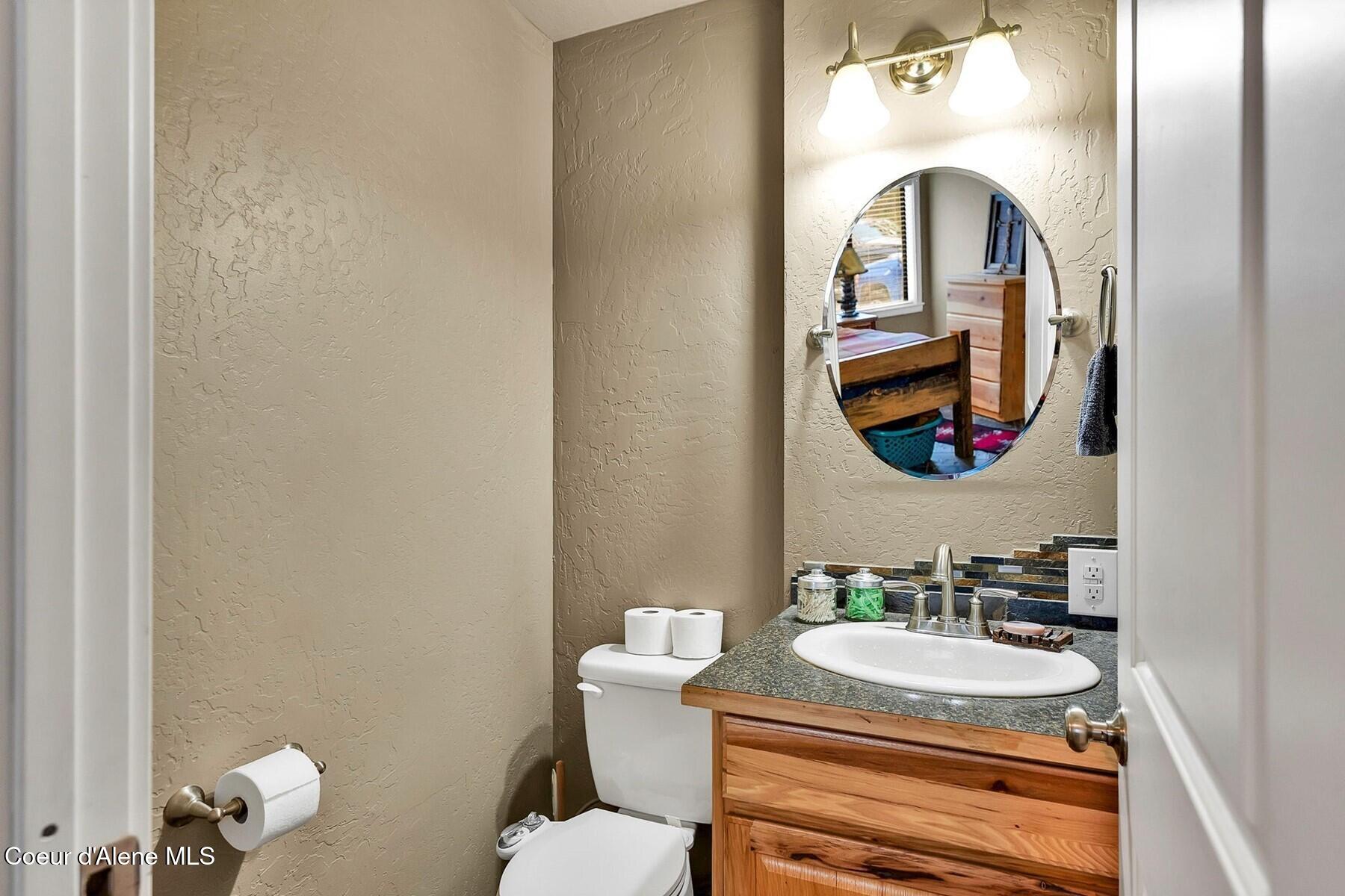 590 Skyhawk Dr
