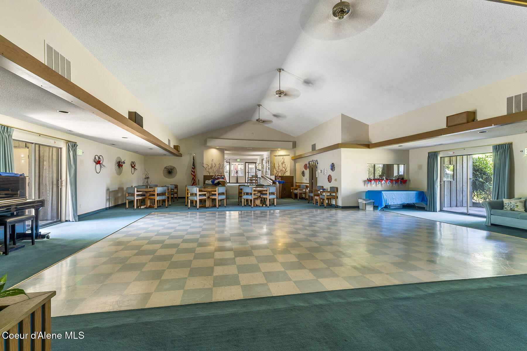 1393 W Linwood Dr