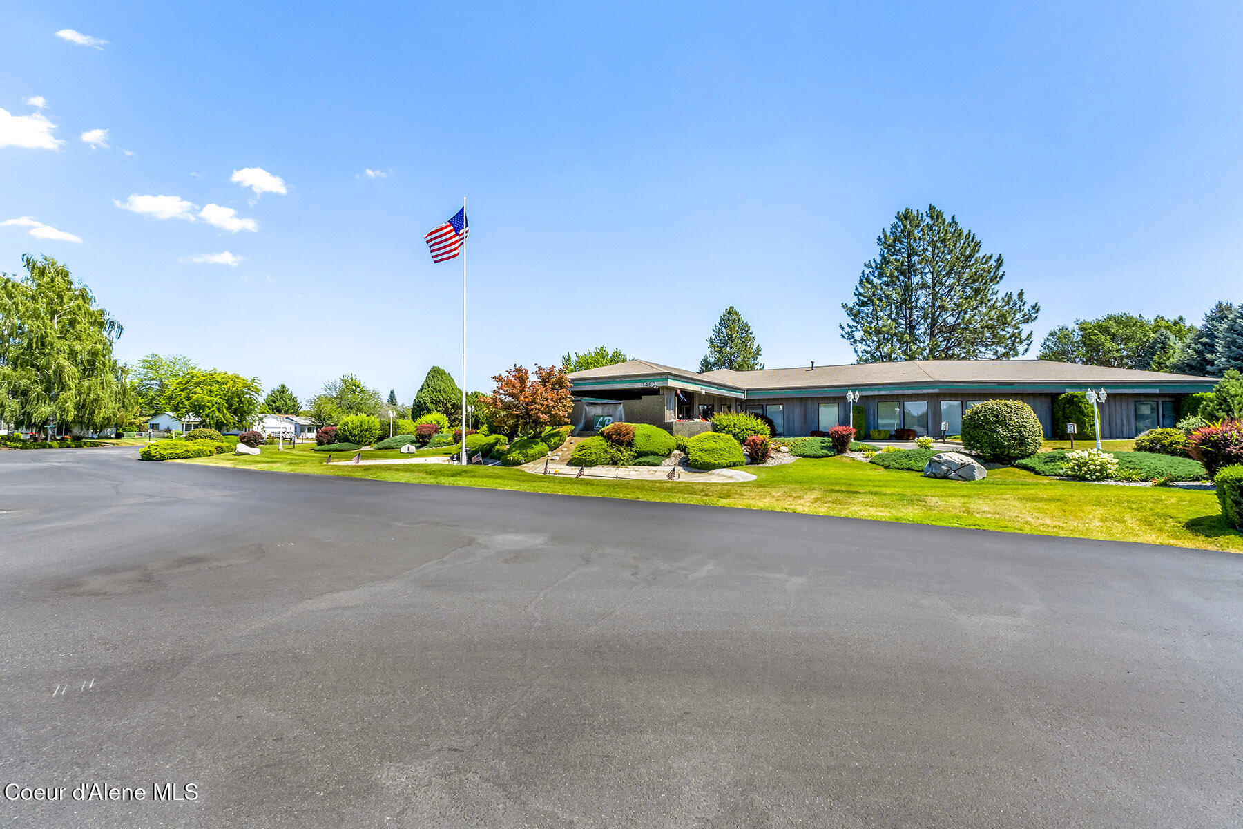 1393 W Linwood Dr