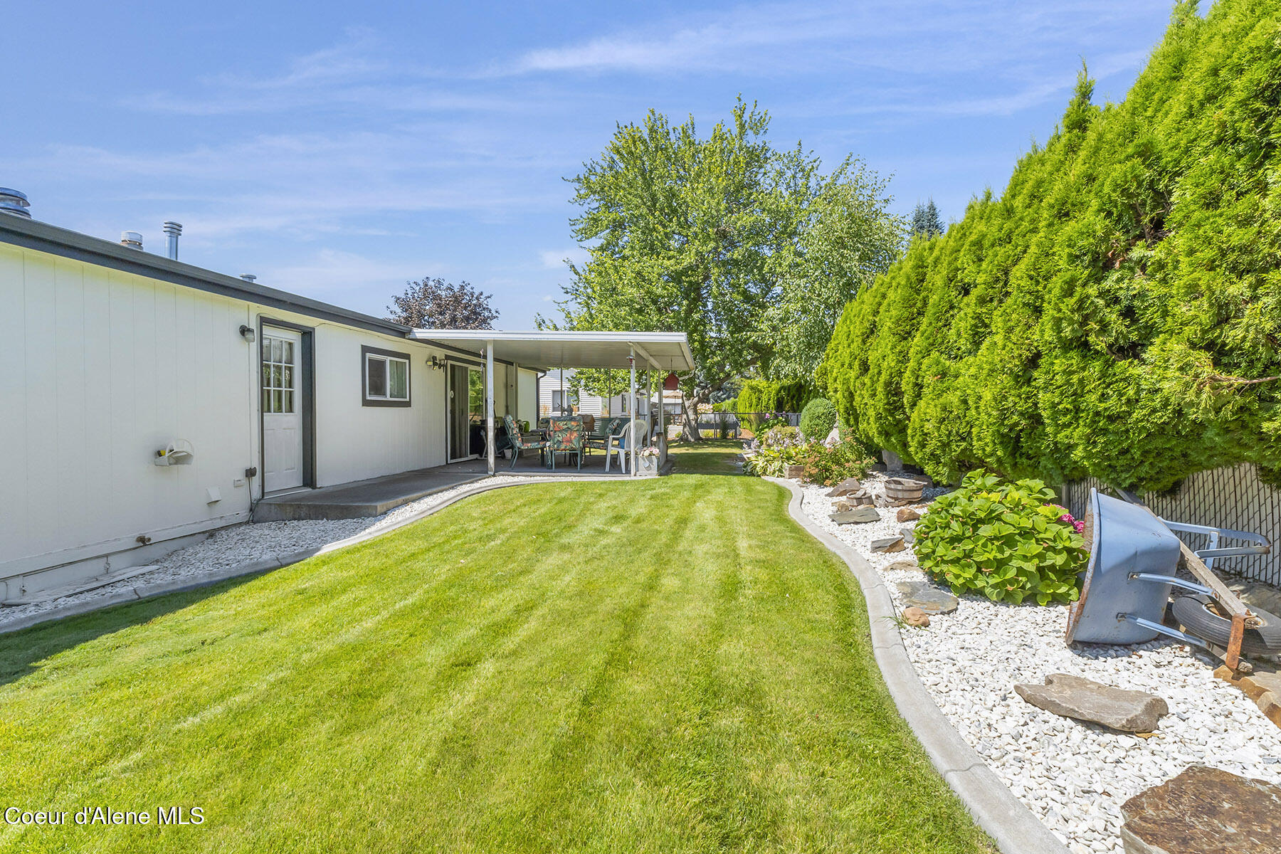 1393 W Linwood Dr