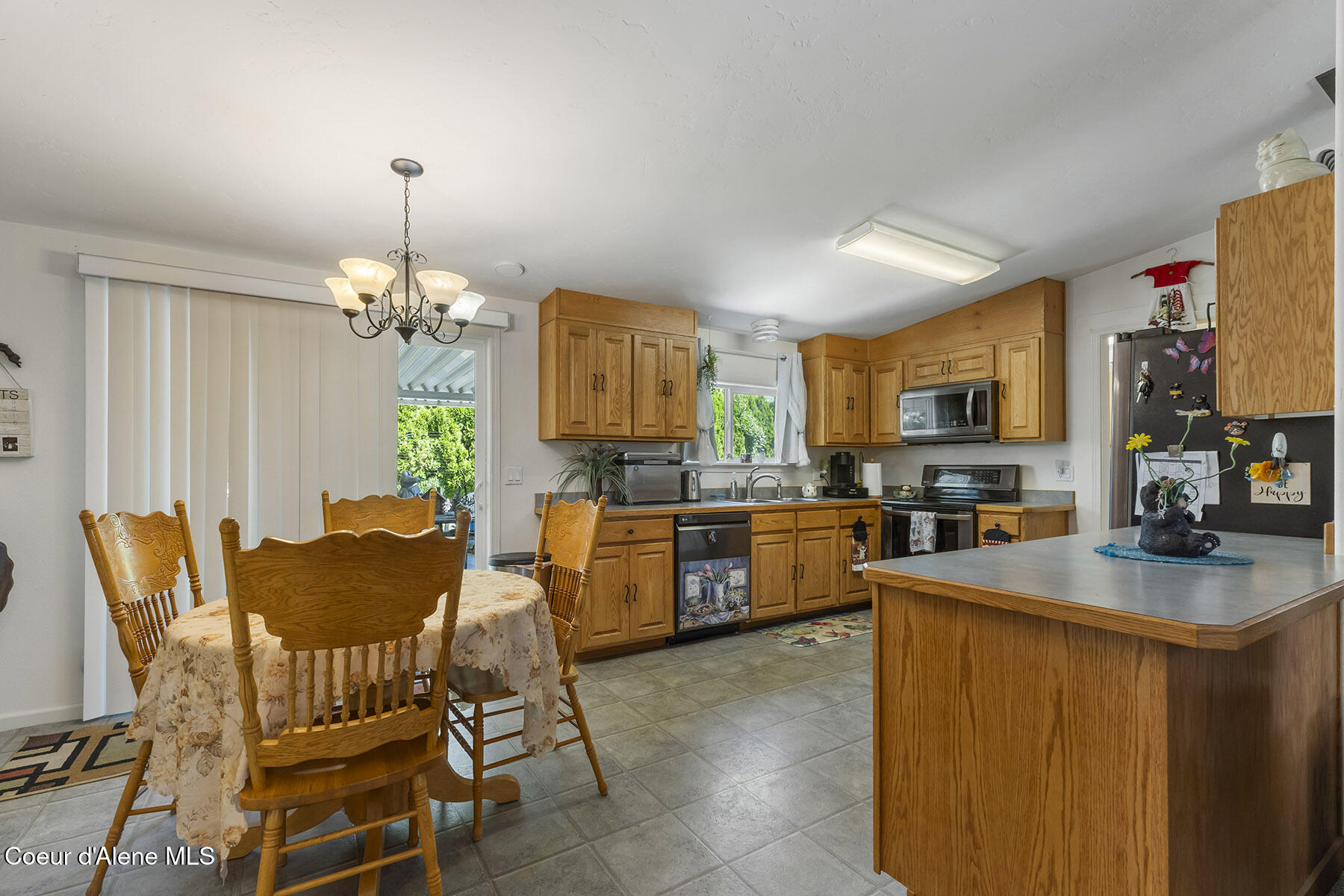 1393 W Linwood Dr