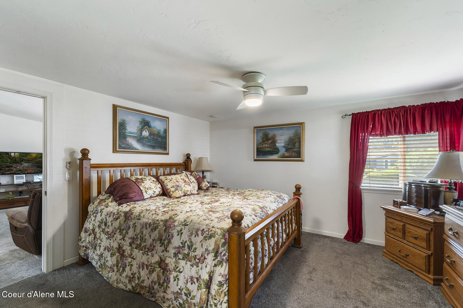 1393 W Linwood Dr