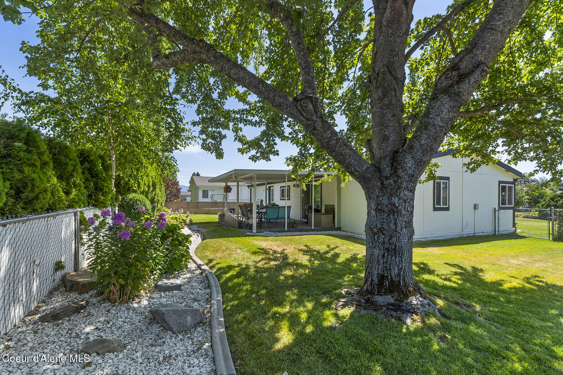 1393 W Linwood Dr