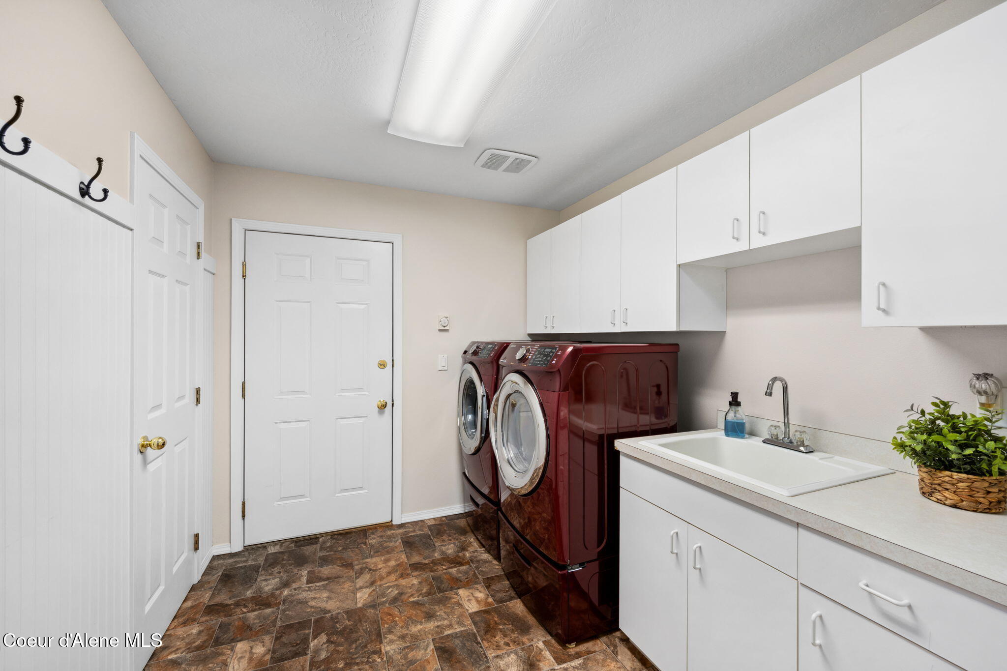 2304 E GRANDVIEW DR, Coeur d'Alene