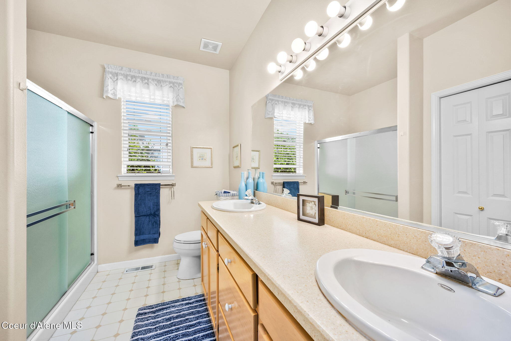 6122 n Harcourt Dr, Coeur d'Alene