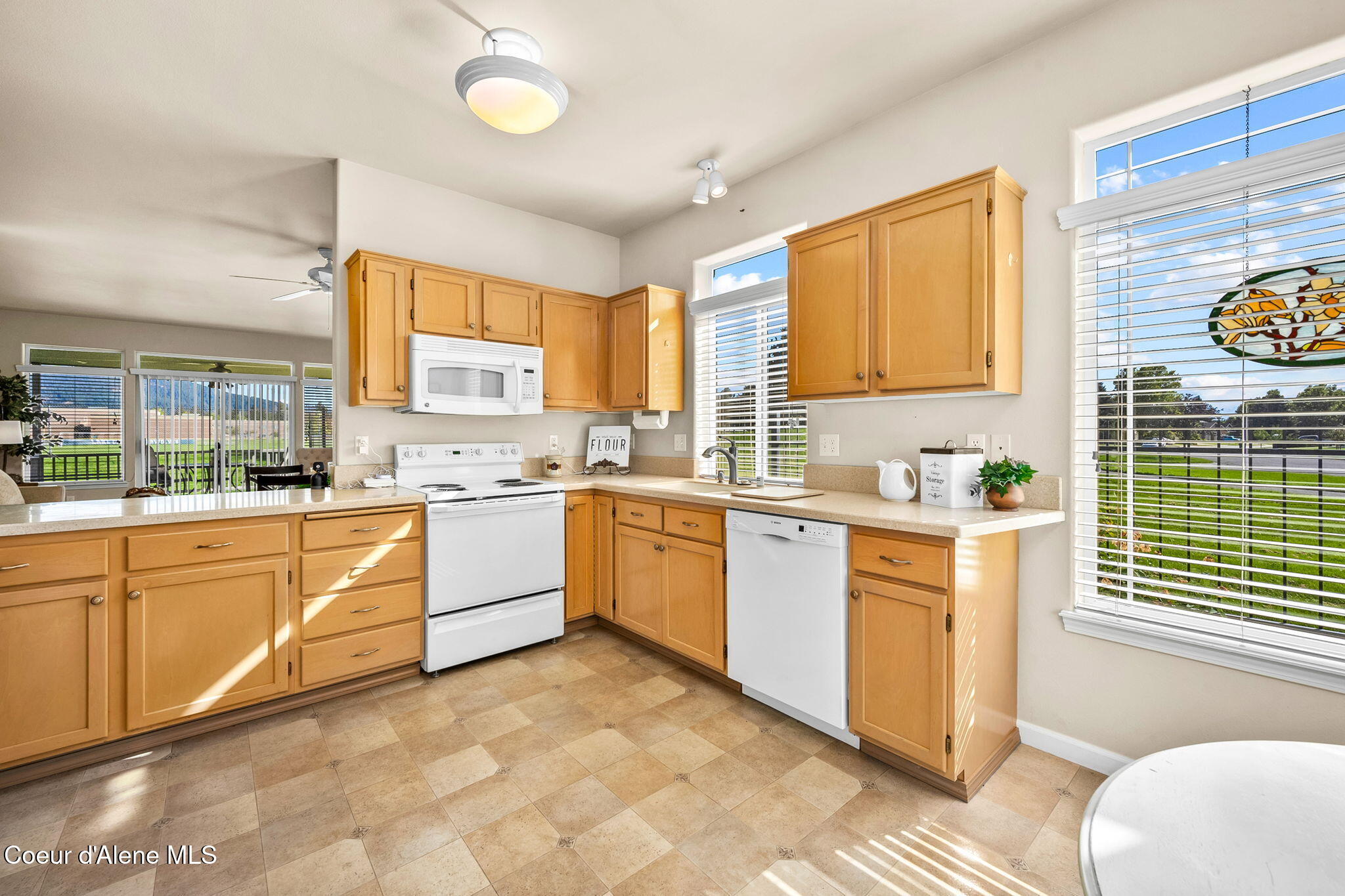 6122 n Harcourt Dr, Coeur d'Alene