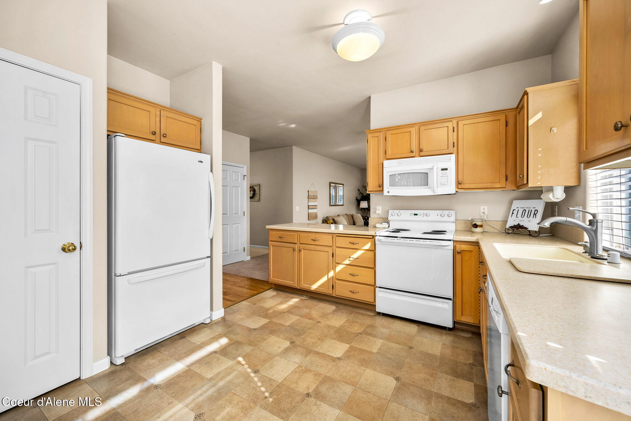 6122 n Harcourt Dr, Coeur d'Alene