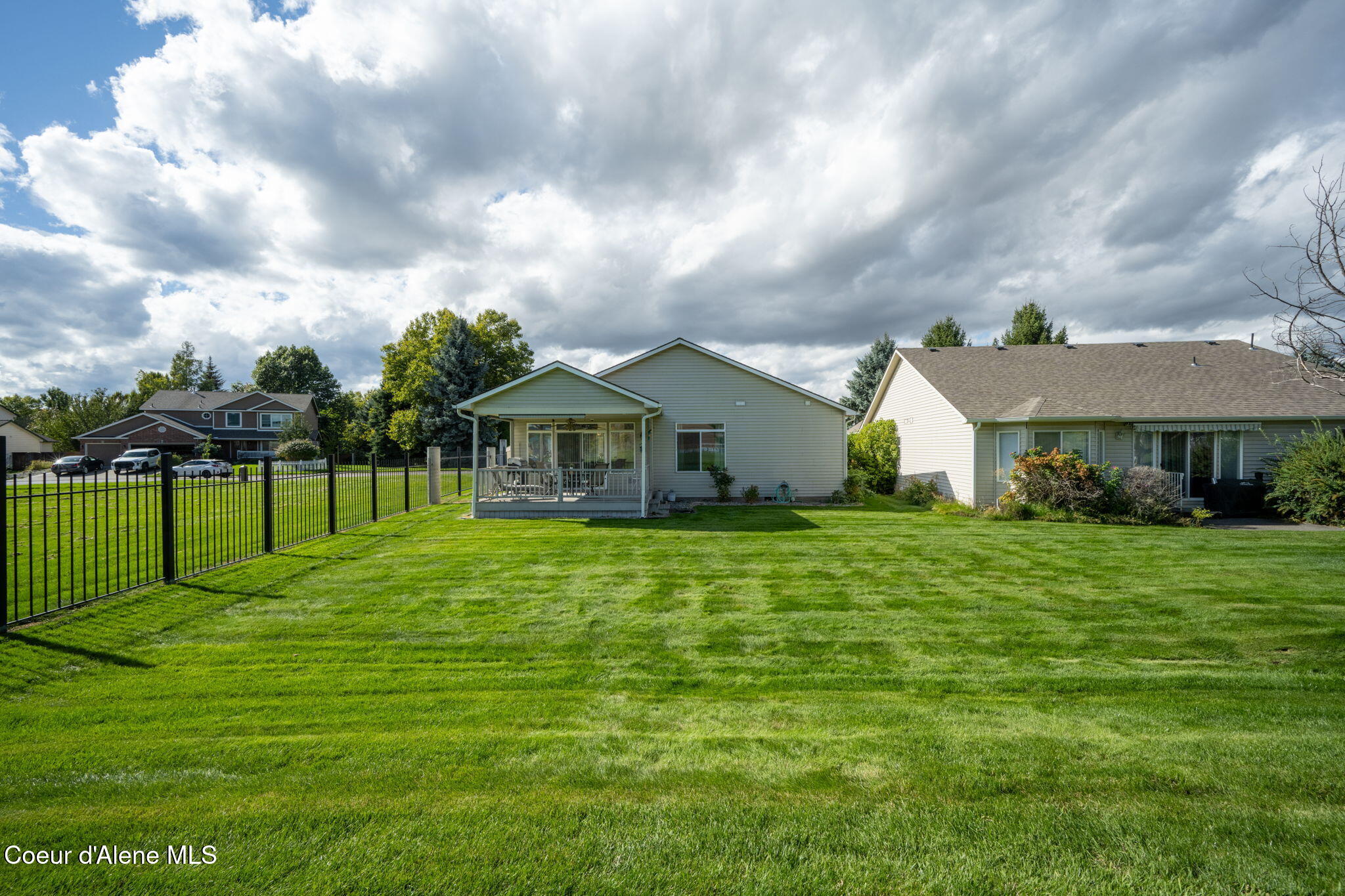 6122 n Harcourt Dr, Coeur d'Alene