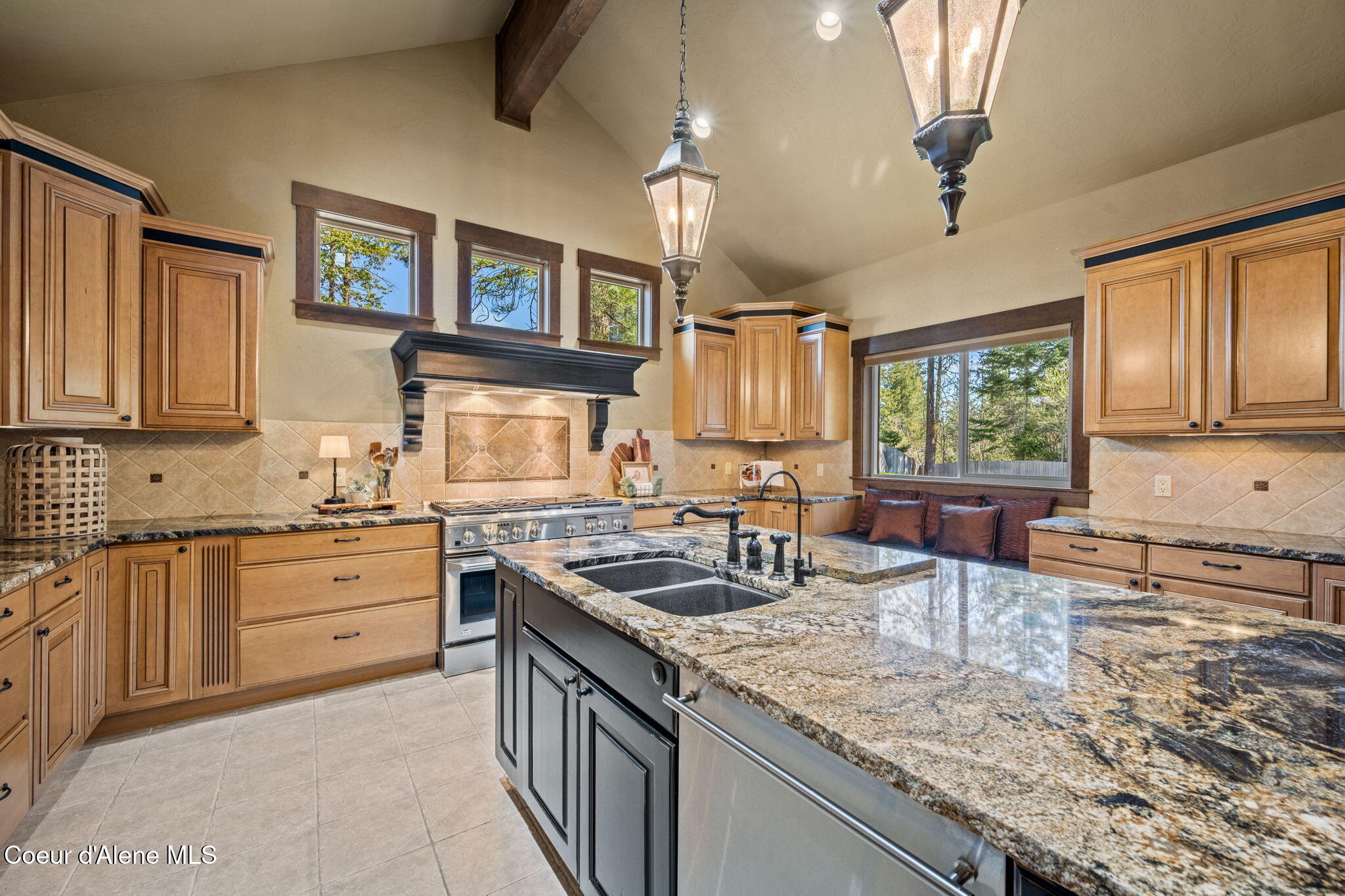 8668 N Stable Trace CT