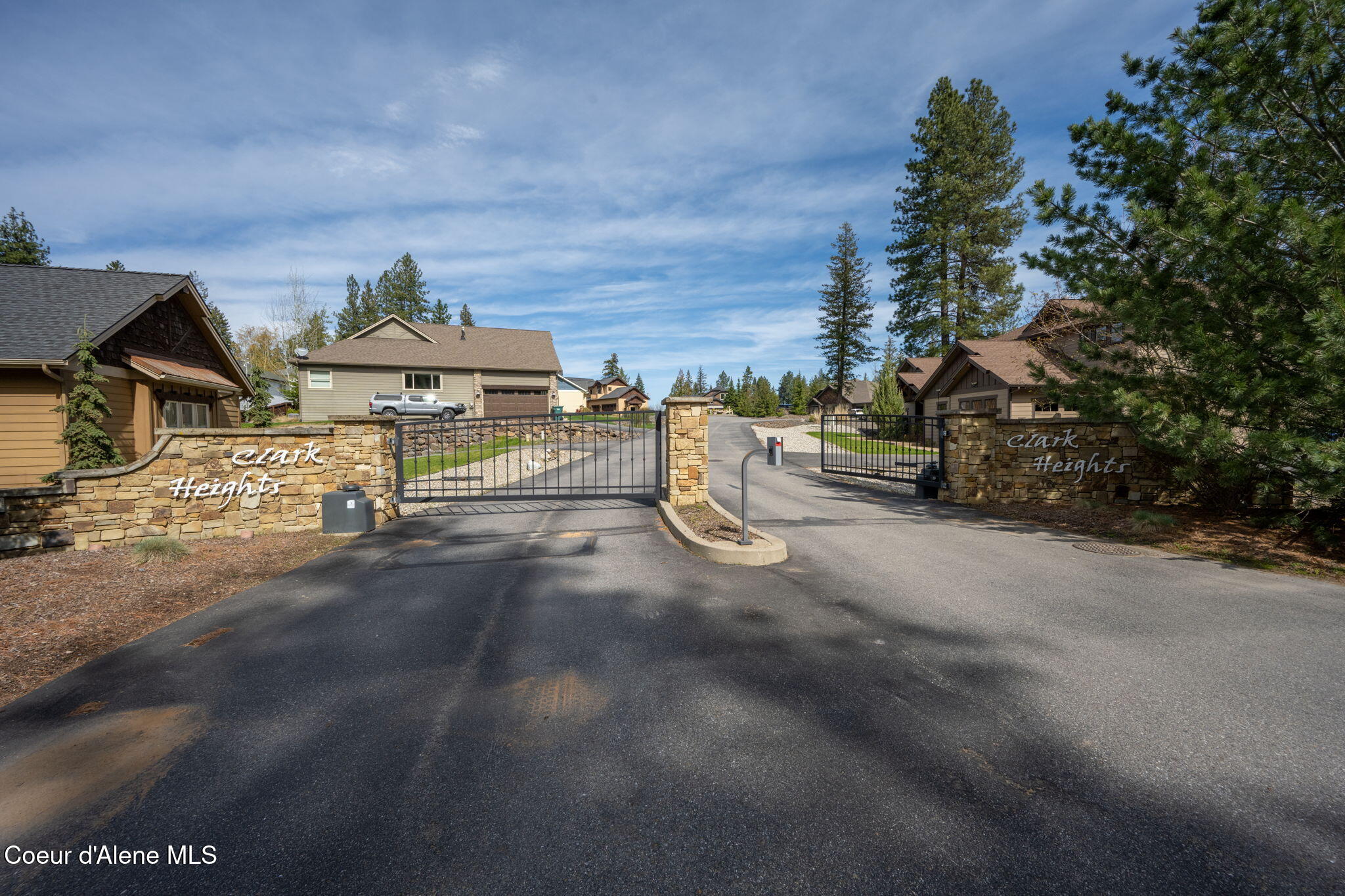 8668 N Stable Trace CT
