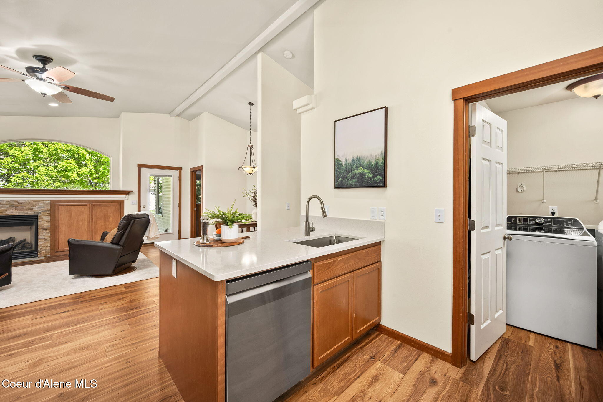 1511 W Tualatin DR