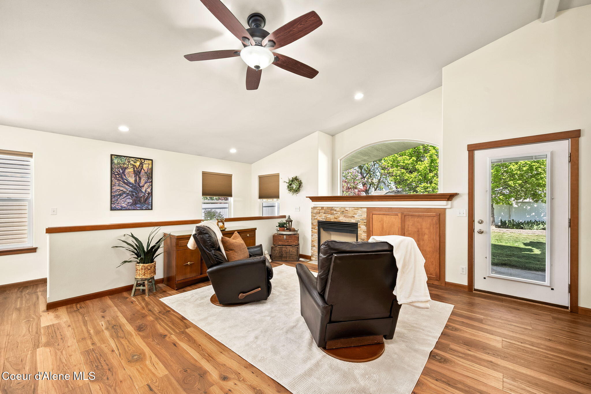 1511 W Tualatin DR