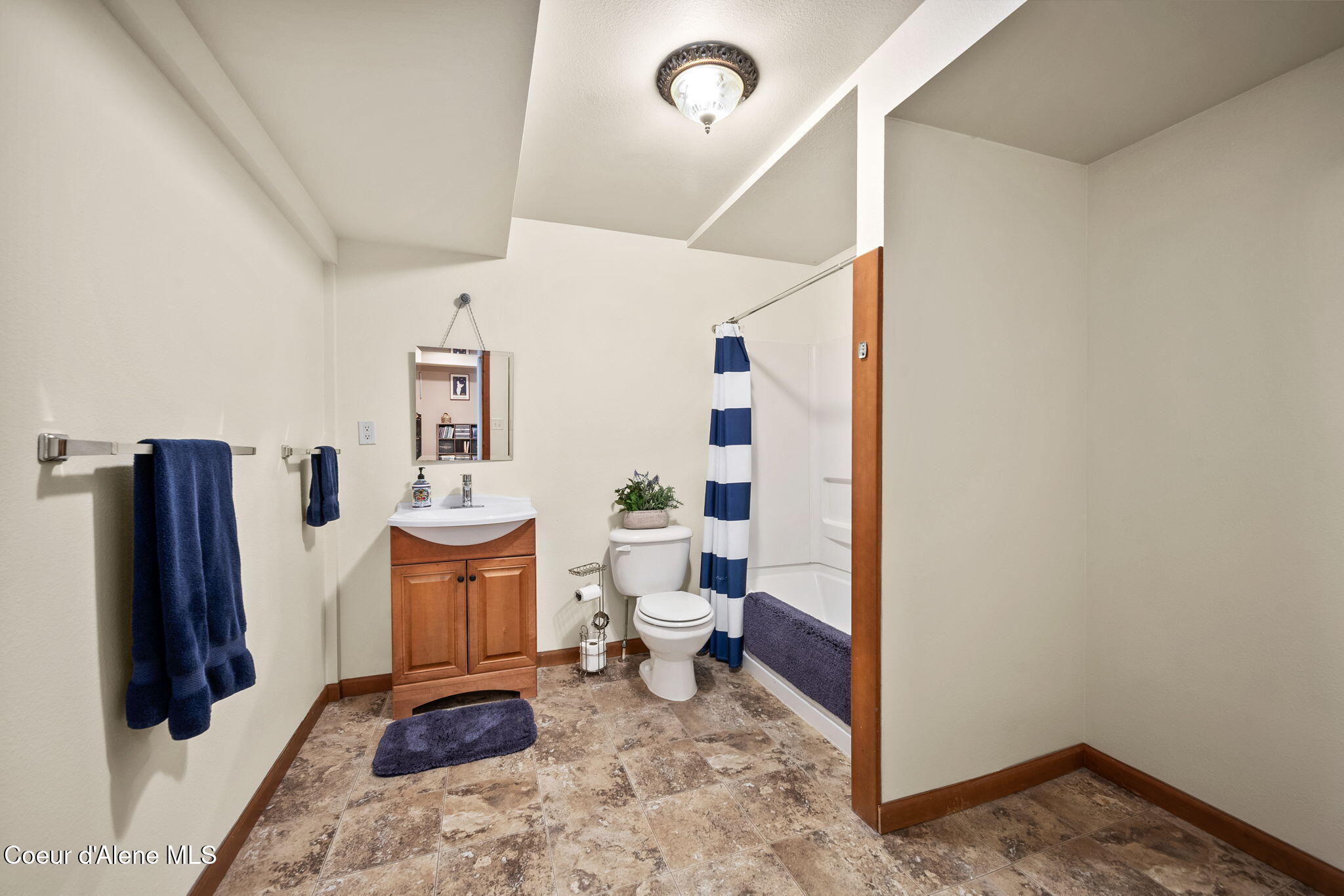1511 W Tualatin DR