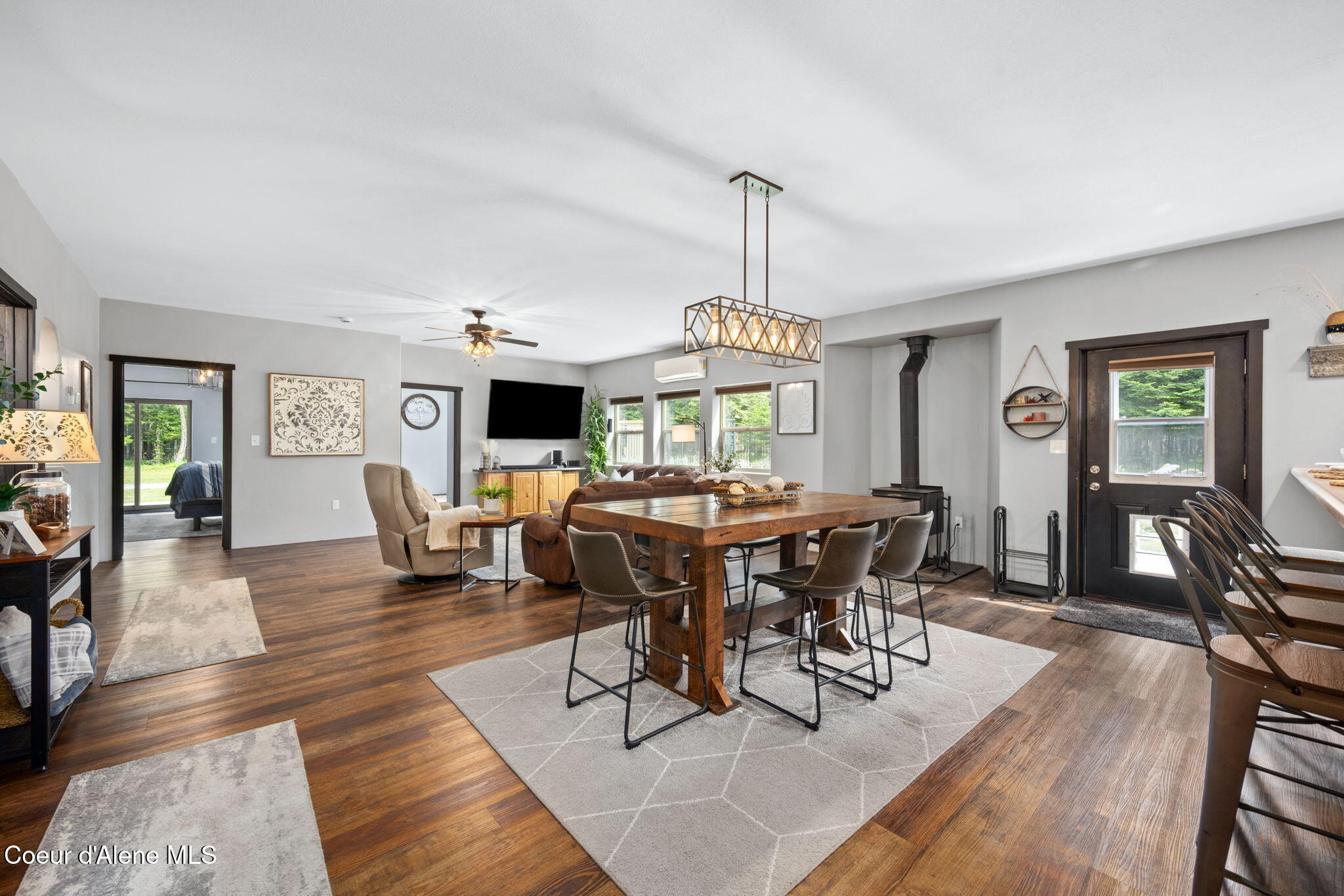 9654 E Highway 54