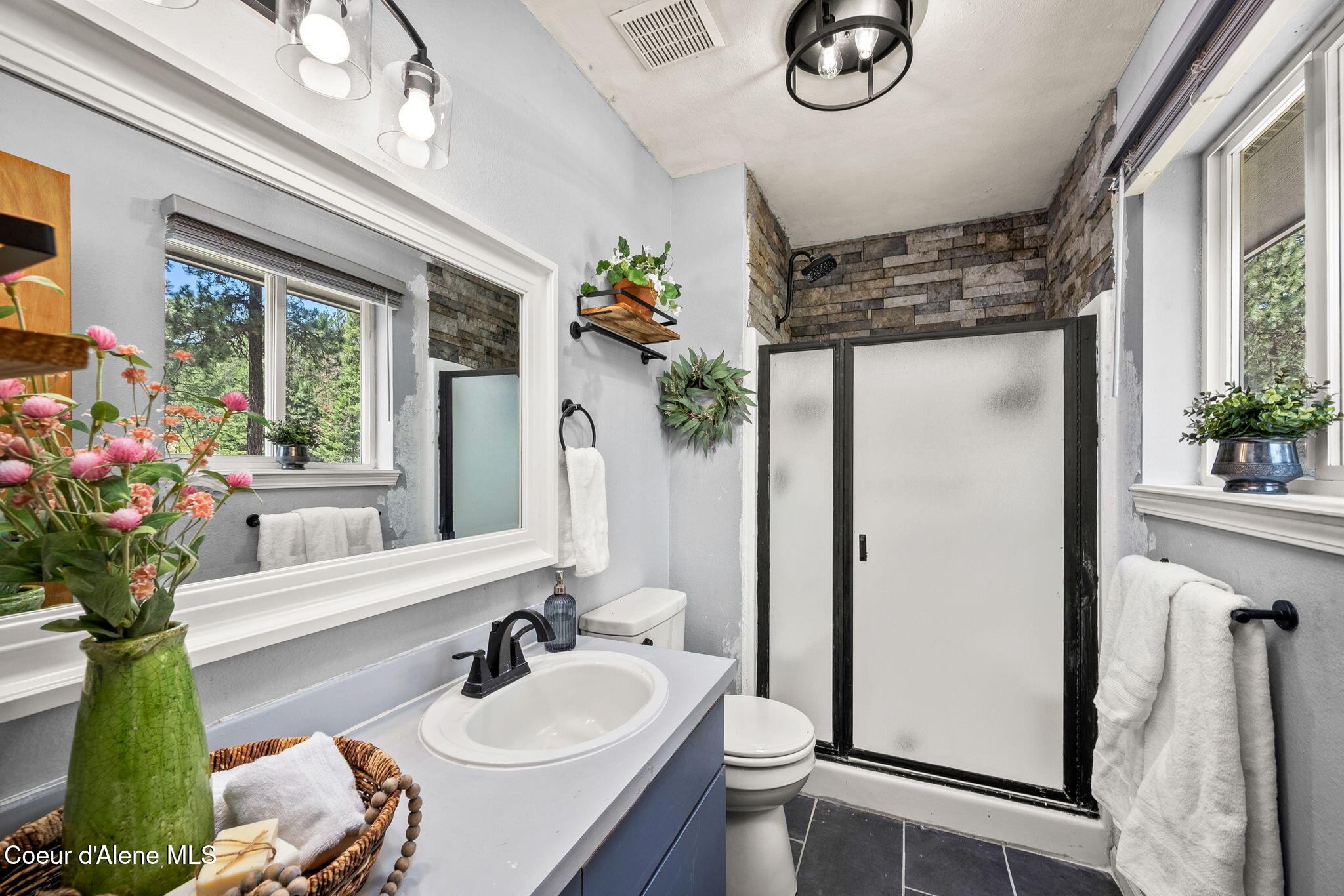 33250 N Tahoe DR