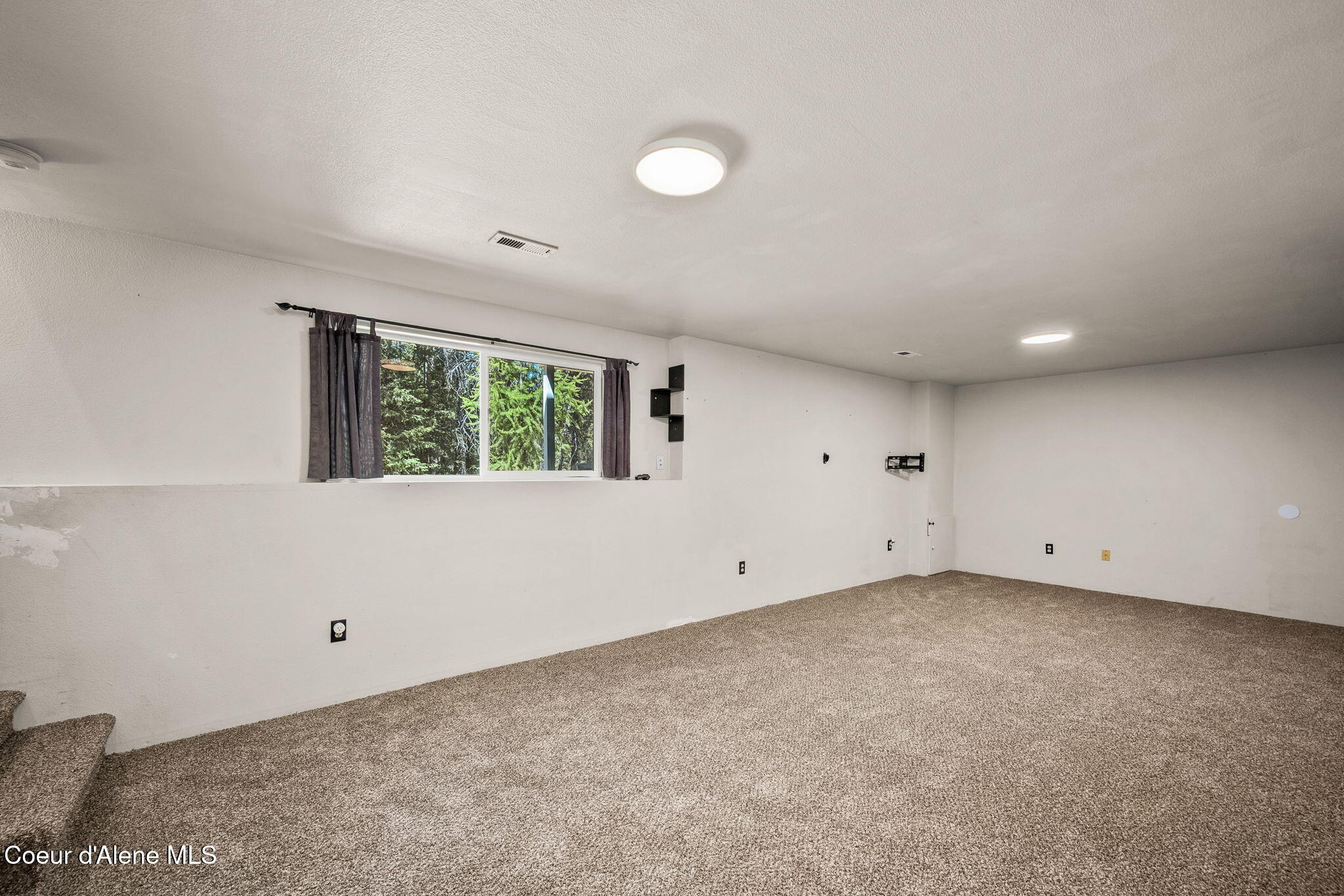 33250 N Tahoe DR