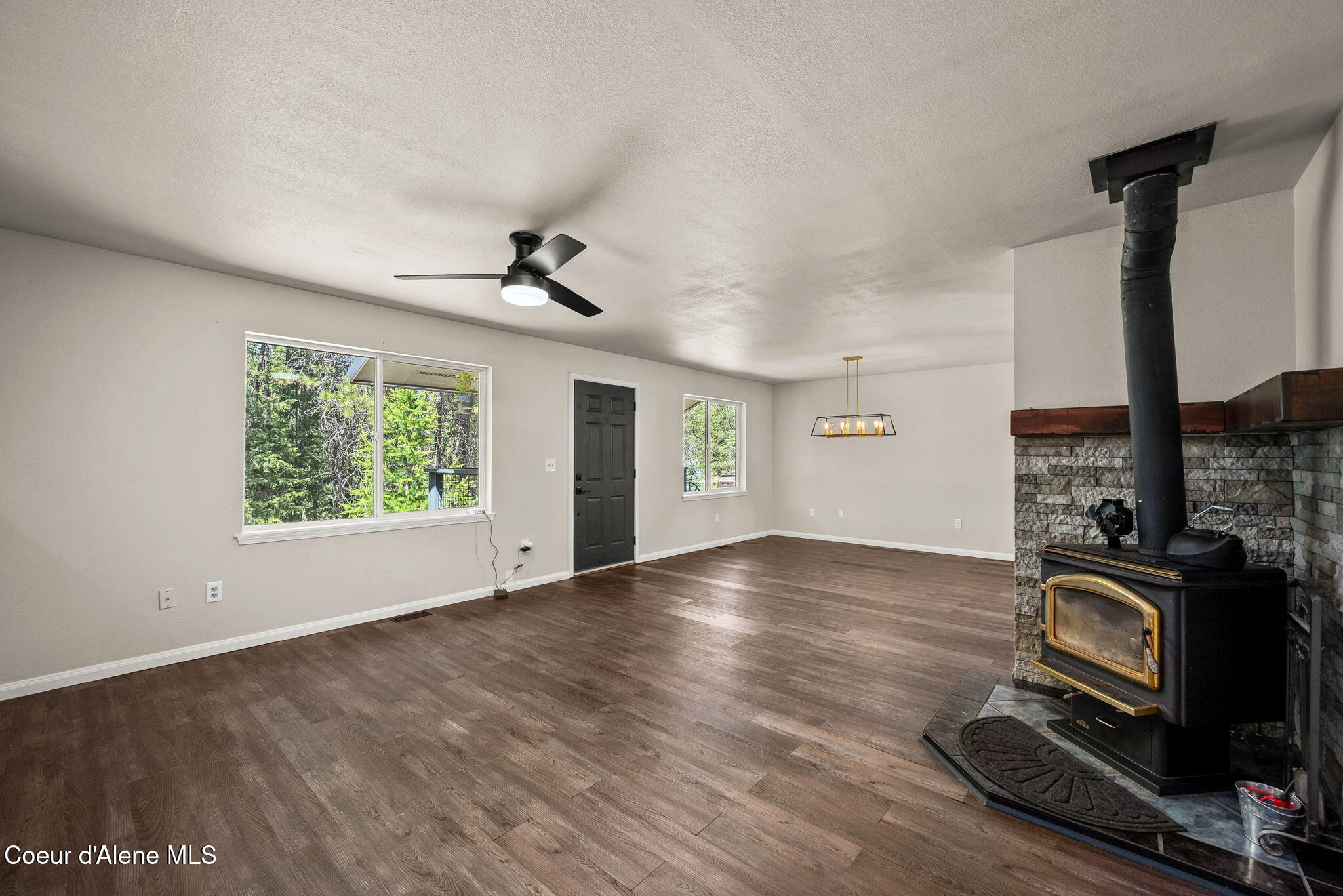 33250 N Tahoe DR