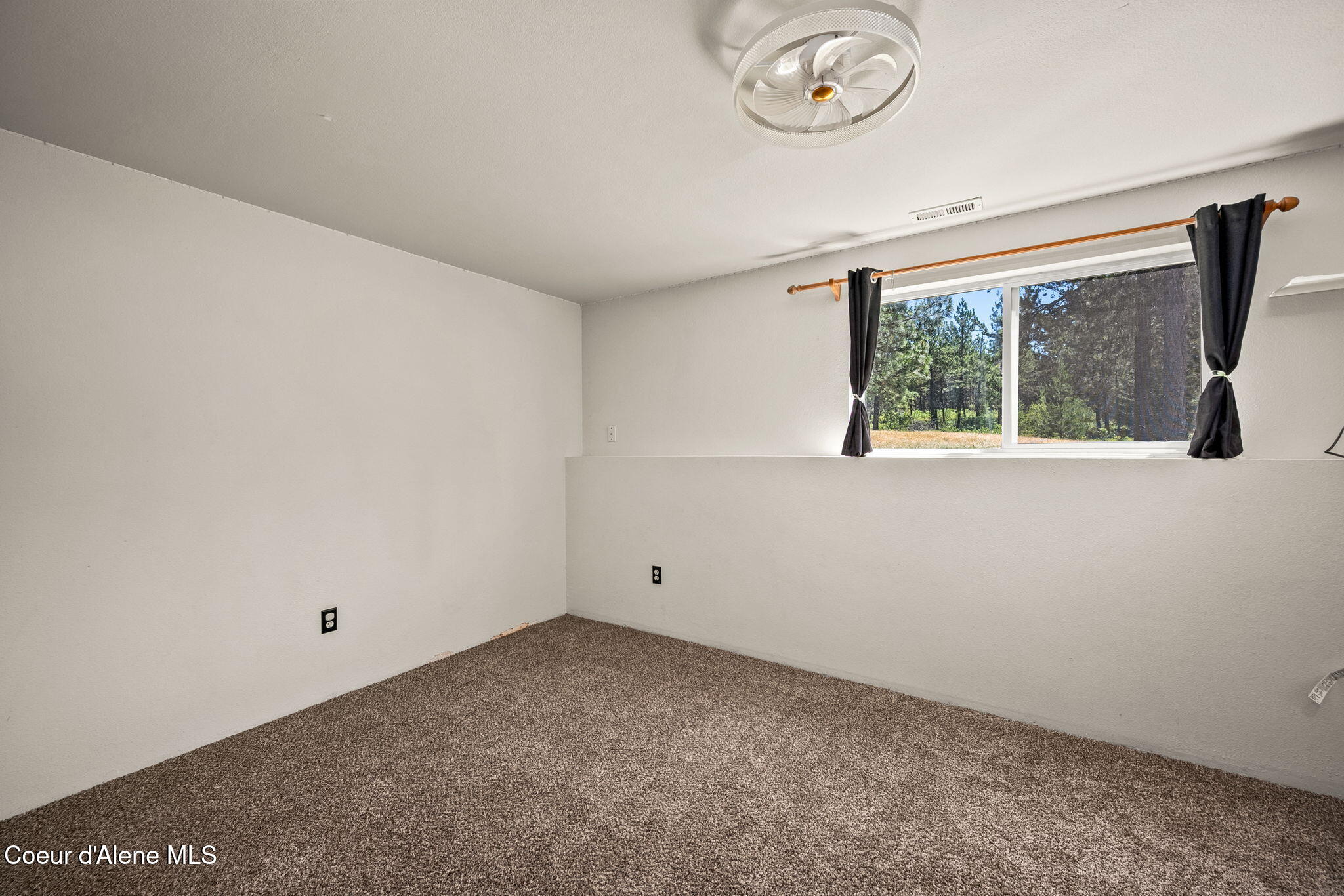 33250 N Tahoe DR
