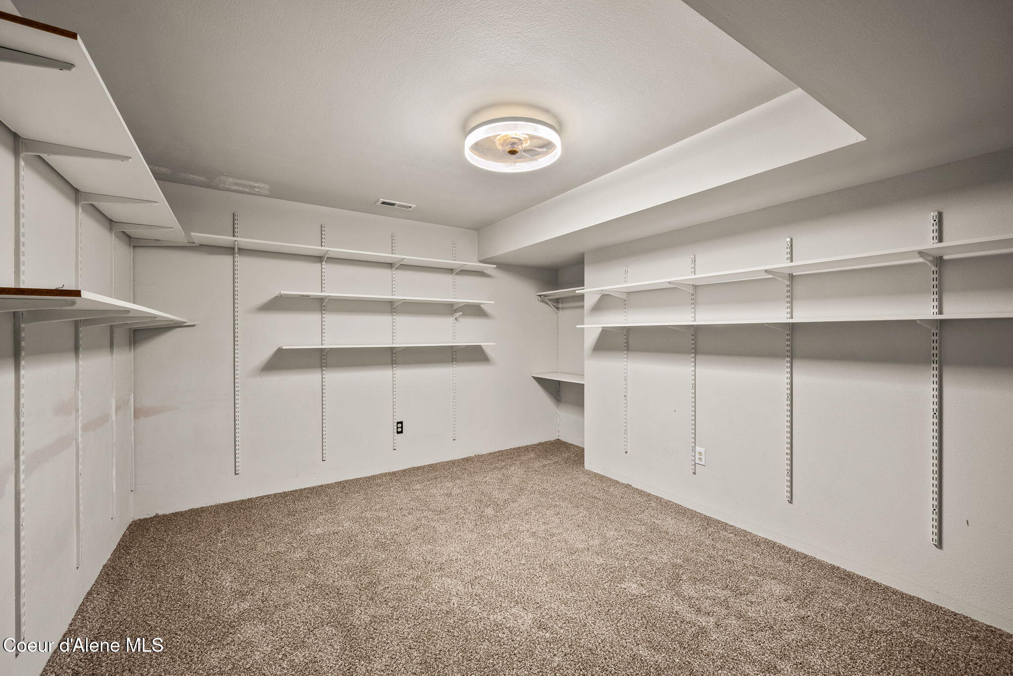 33250 N Tahoe DR