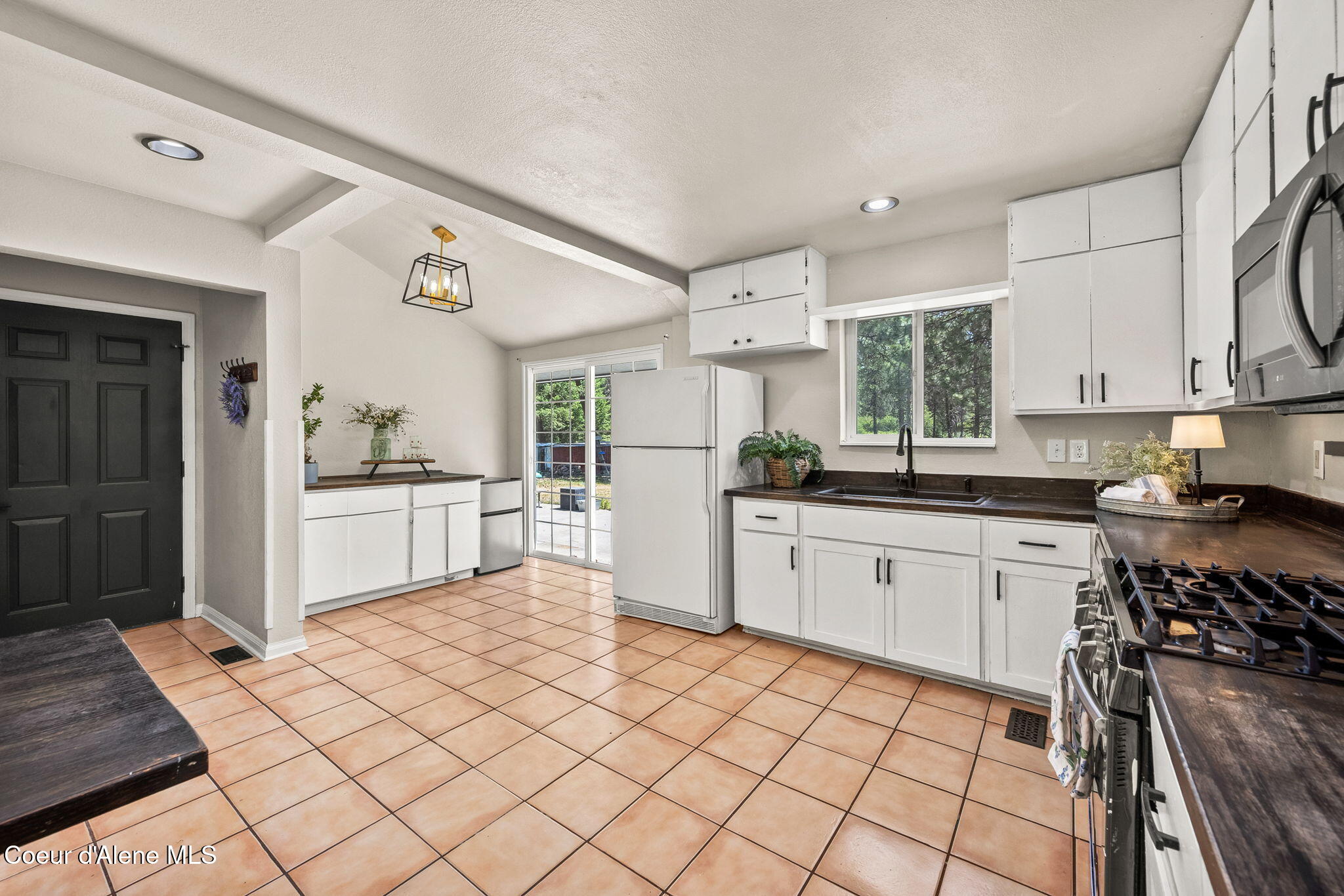 33250 N Tahoe DR