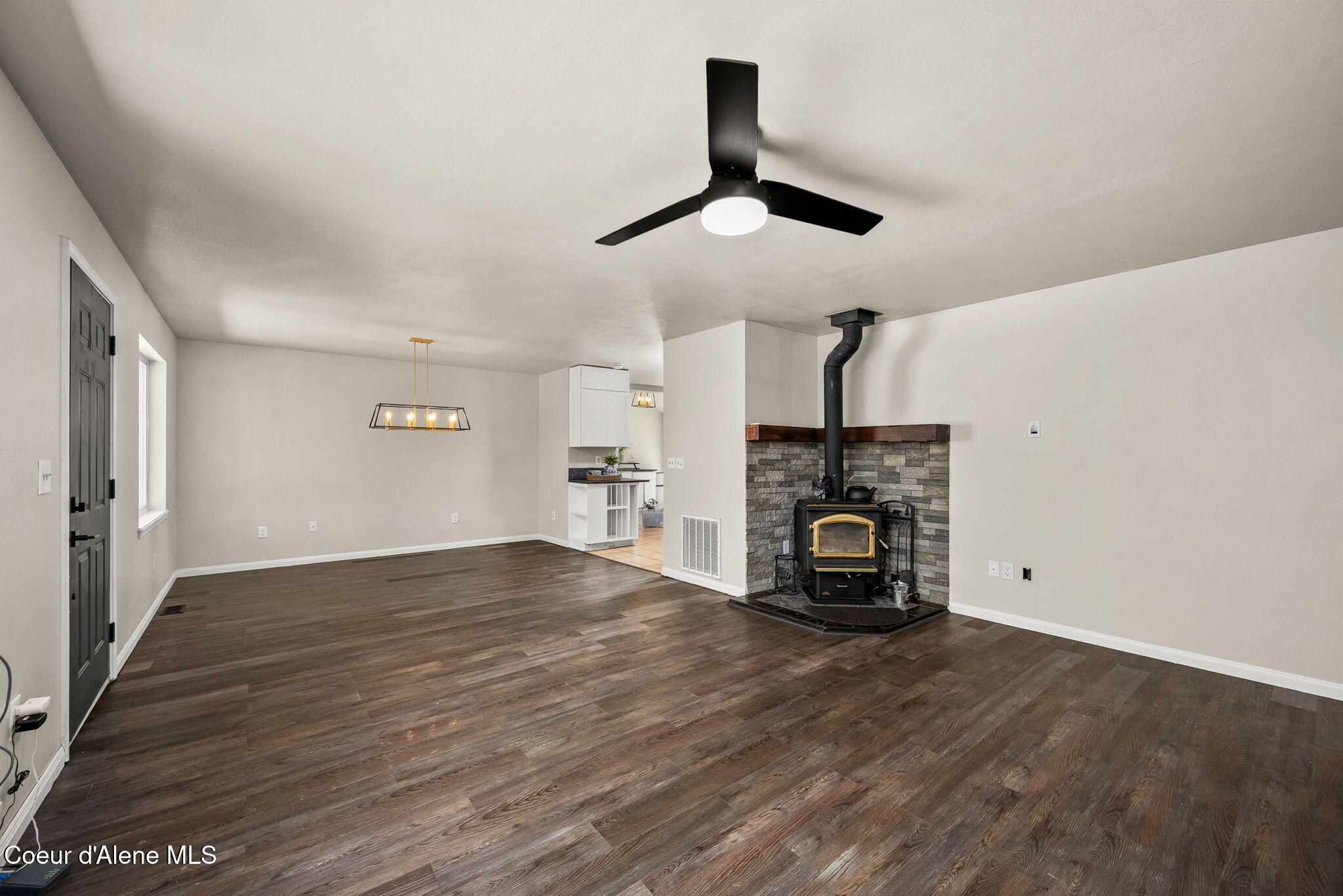33250 N Tahoe DR