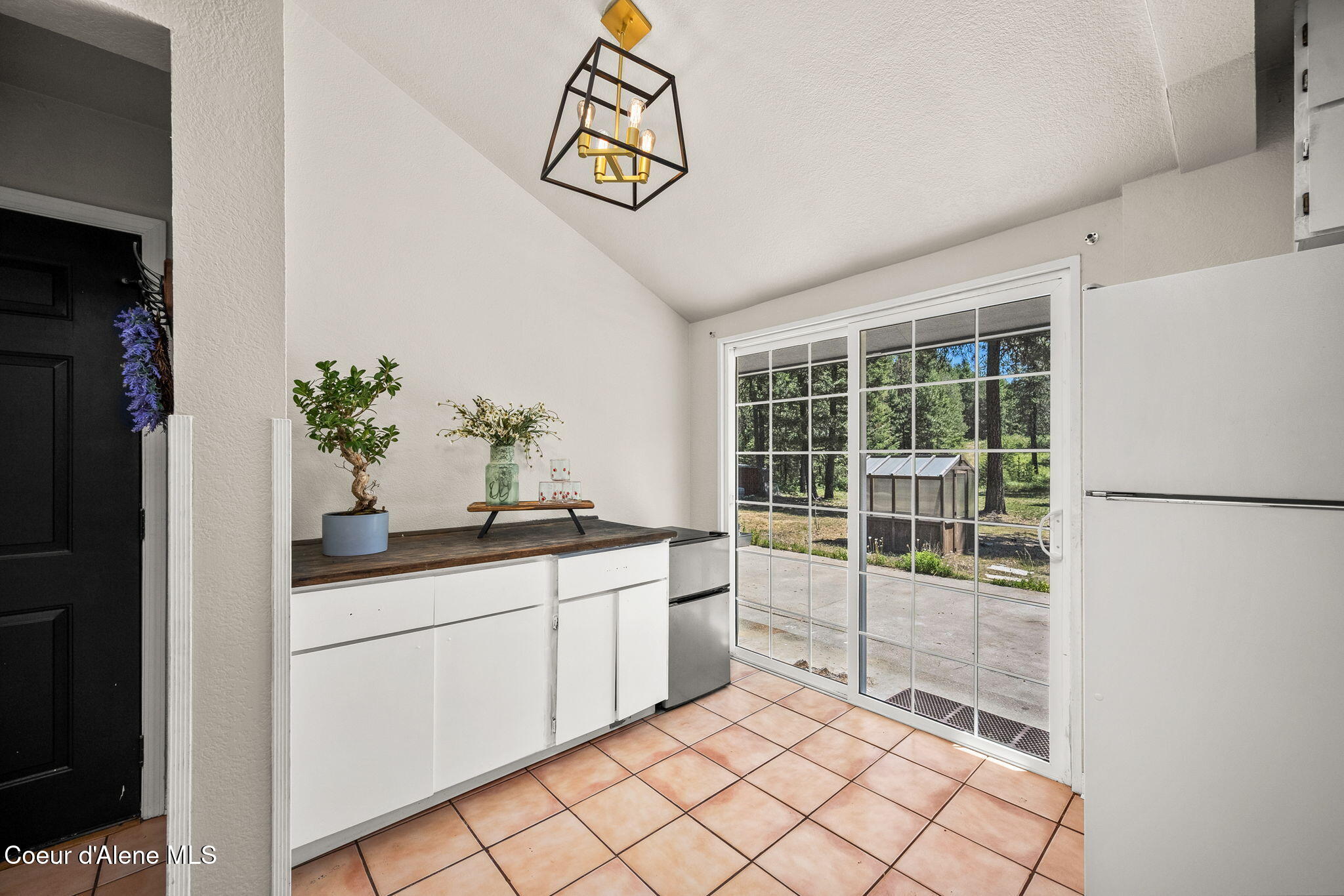 33250 N Tahoe DR