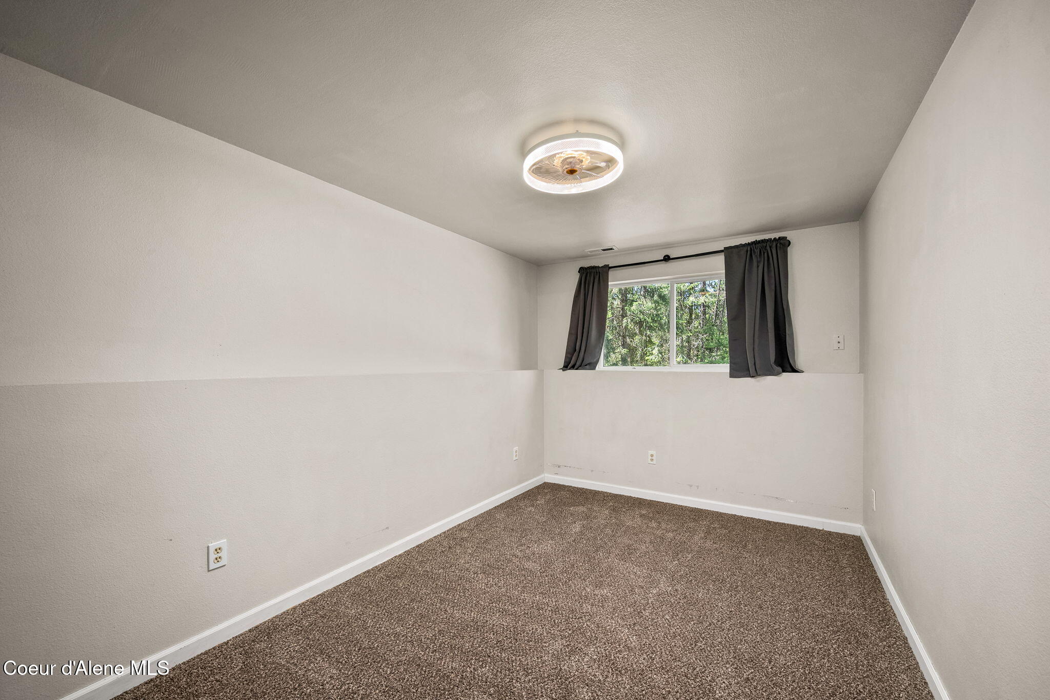 33250 N Tahoe DR