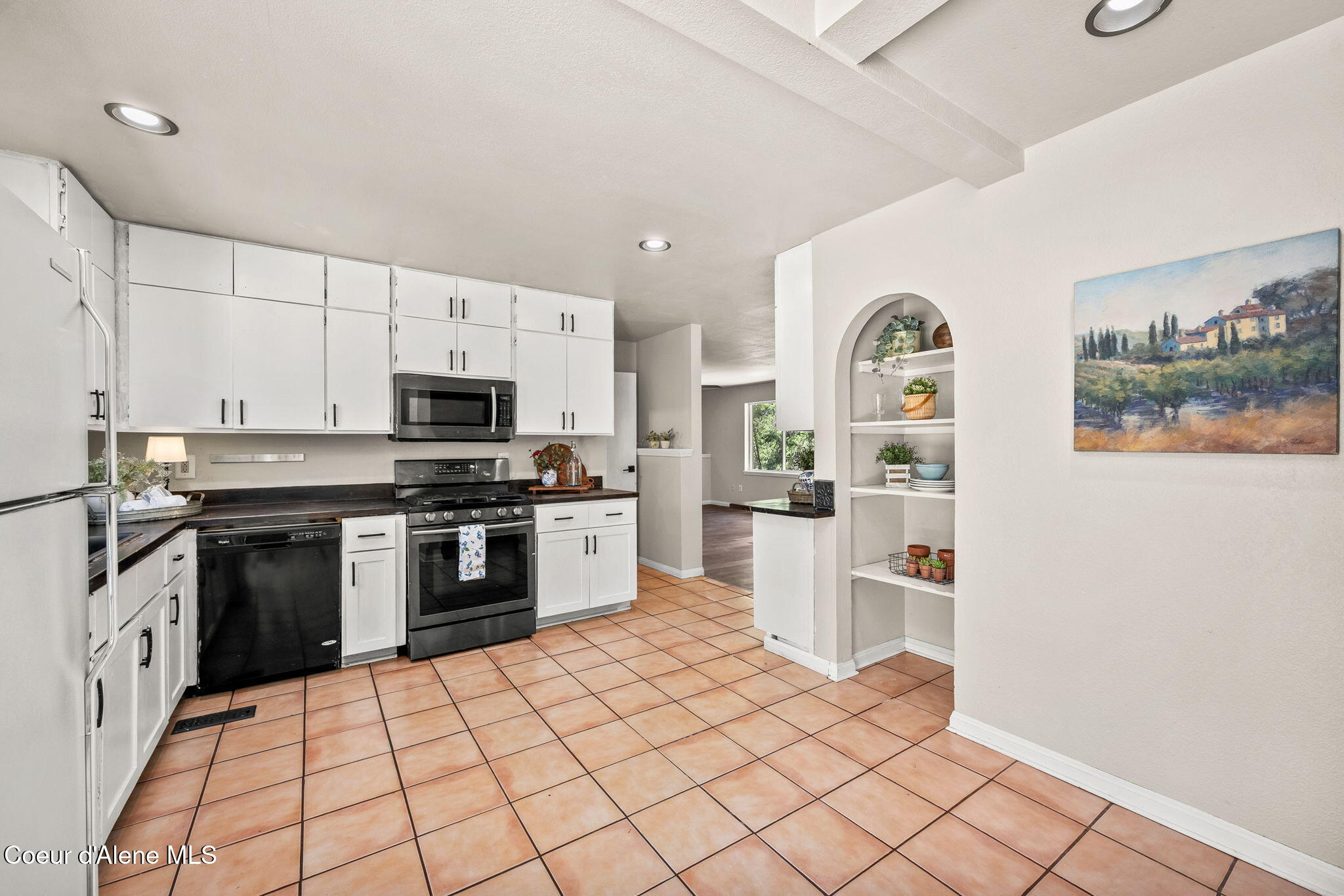 33250 N Tahoe DR
