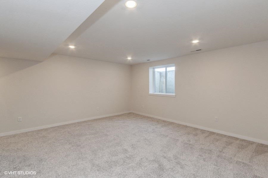 100 Dogwood Ln