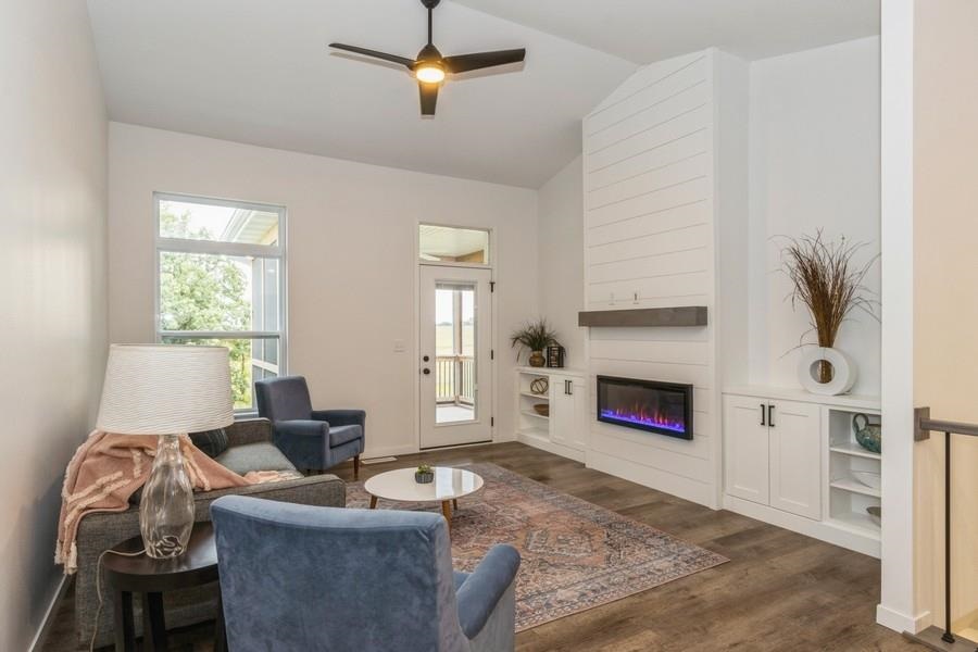 210 Dogwood Ln