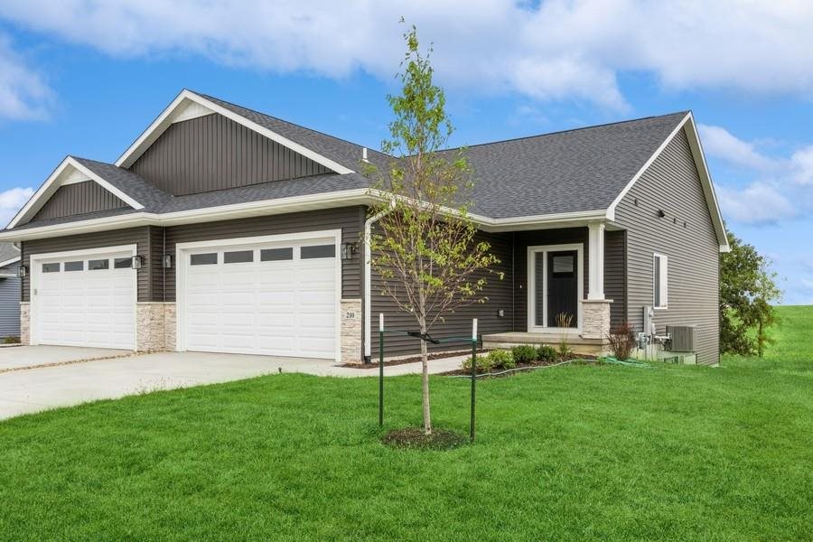 210 Dogwood Ln