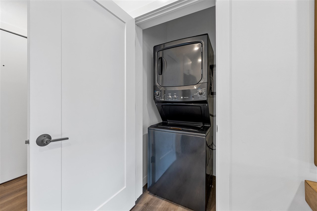 300 S Clinton Unit: 709