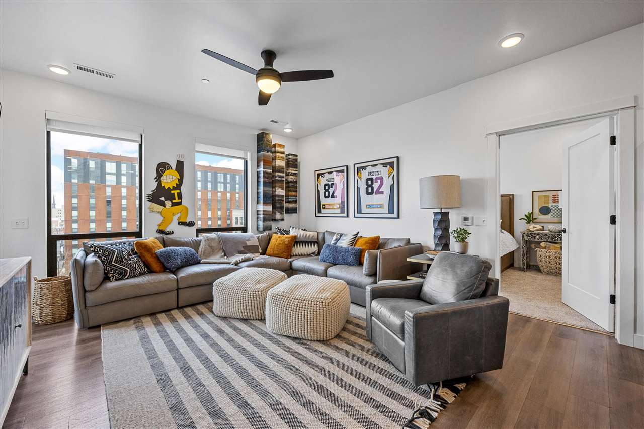 300 S Clinton Unit: 709