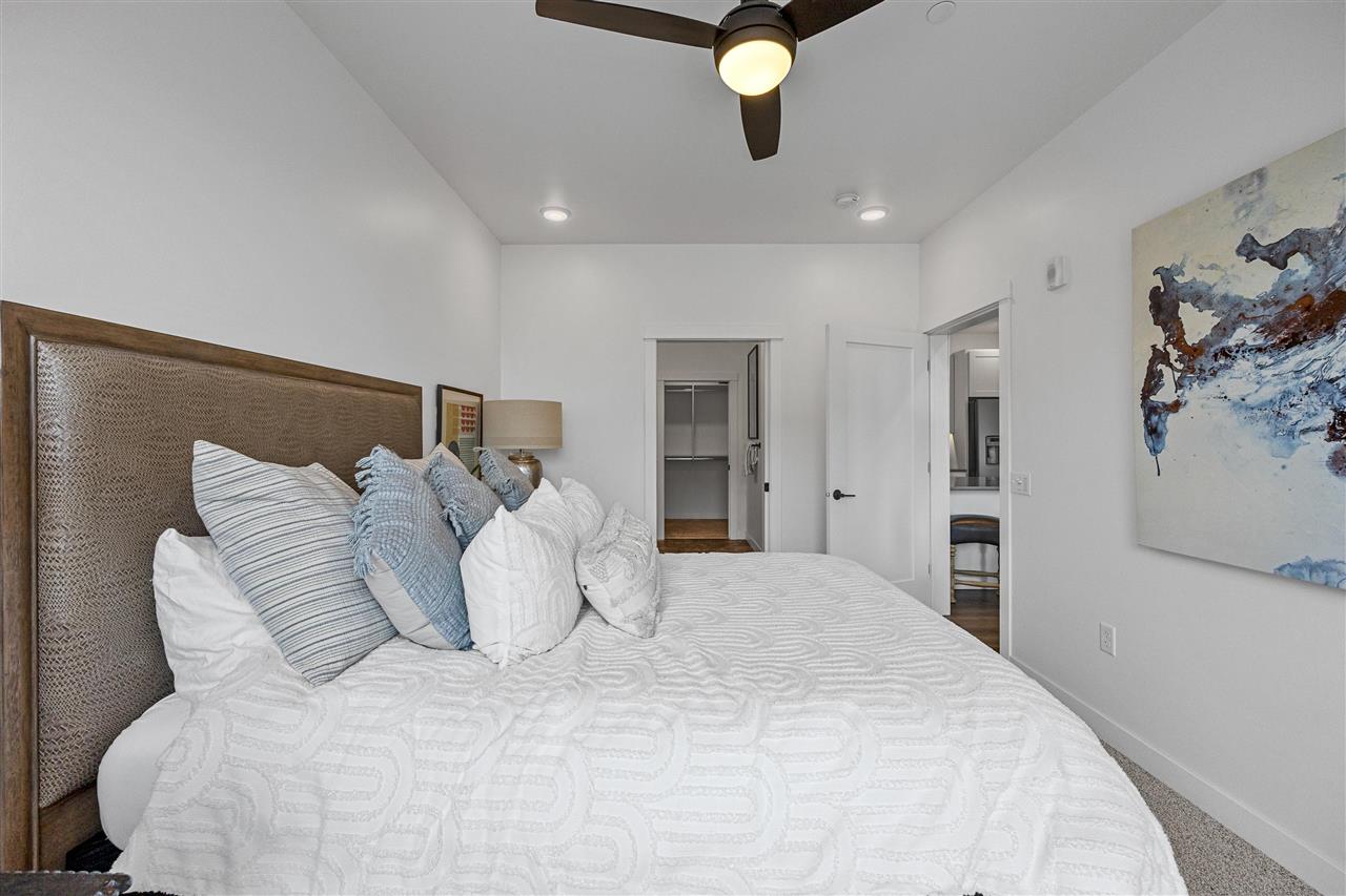 300 S Clinton Unit: 709