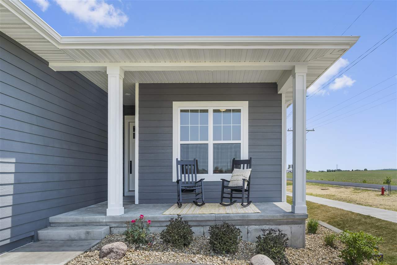 916 Long Dr