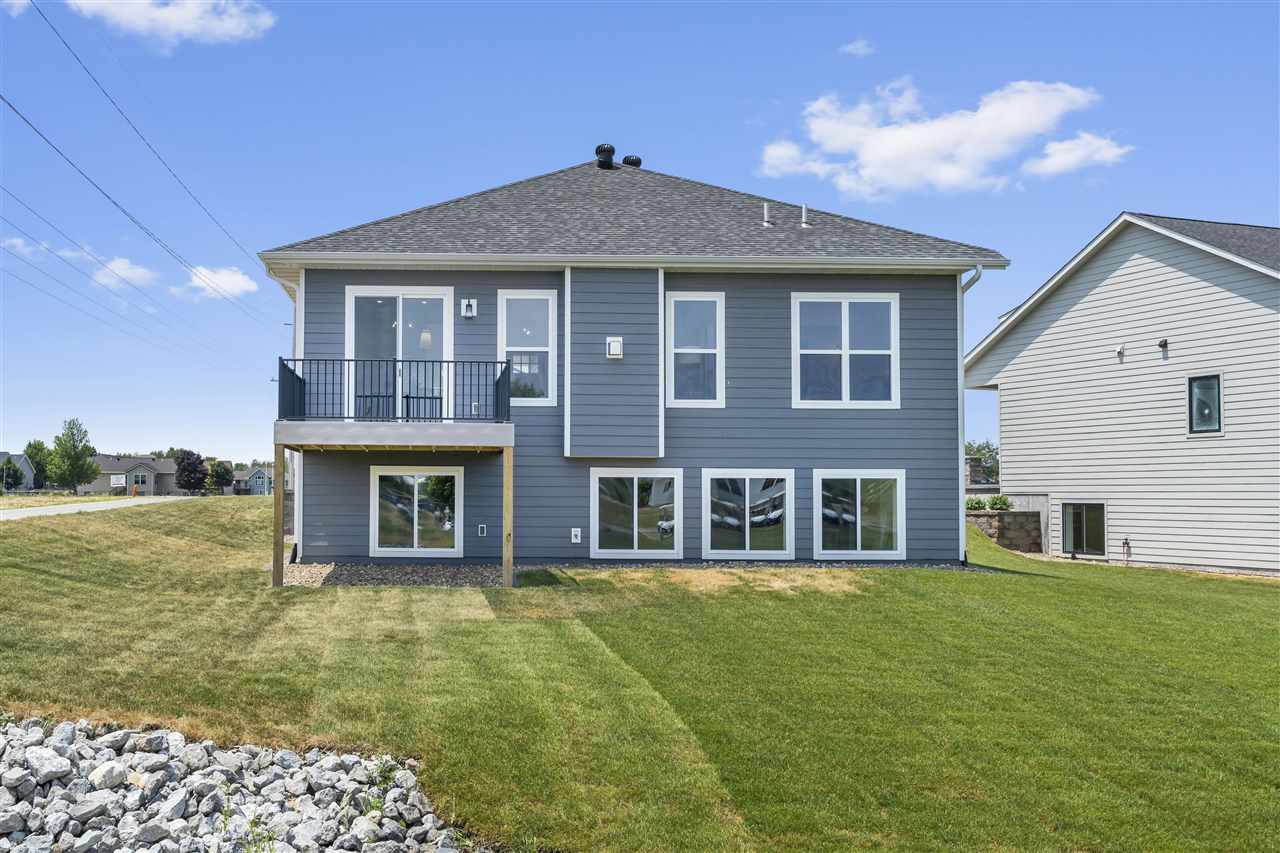 916 Long Dr